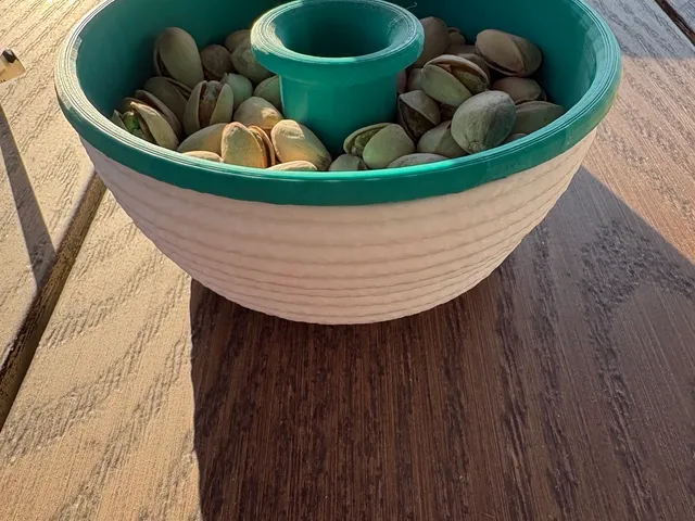 Dual Layer Pistachio Shell Bowl