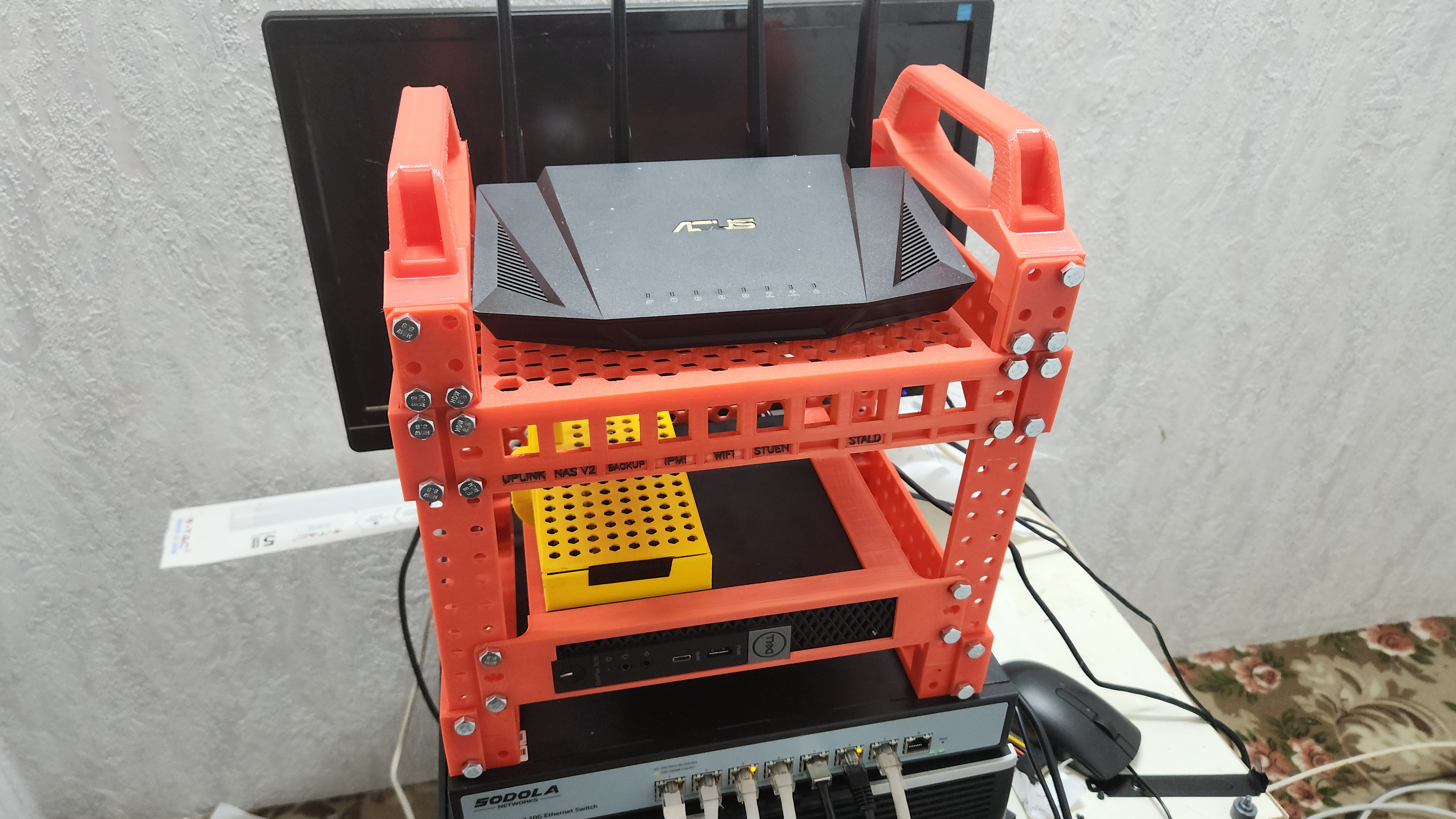 10 inch shelve with keystone patch panel