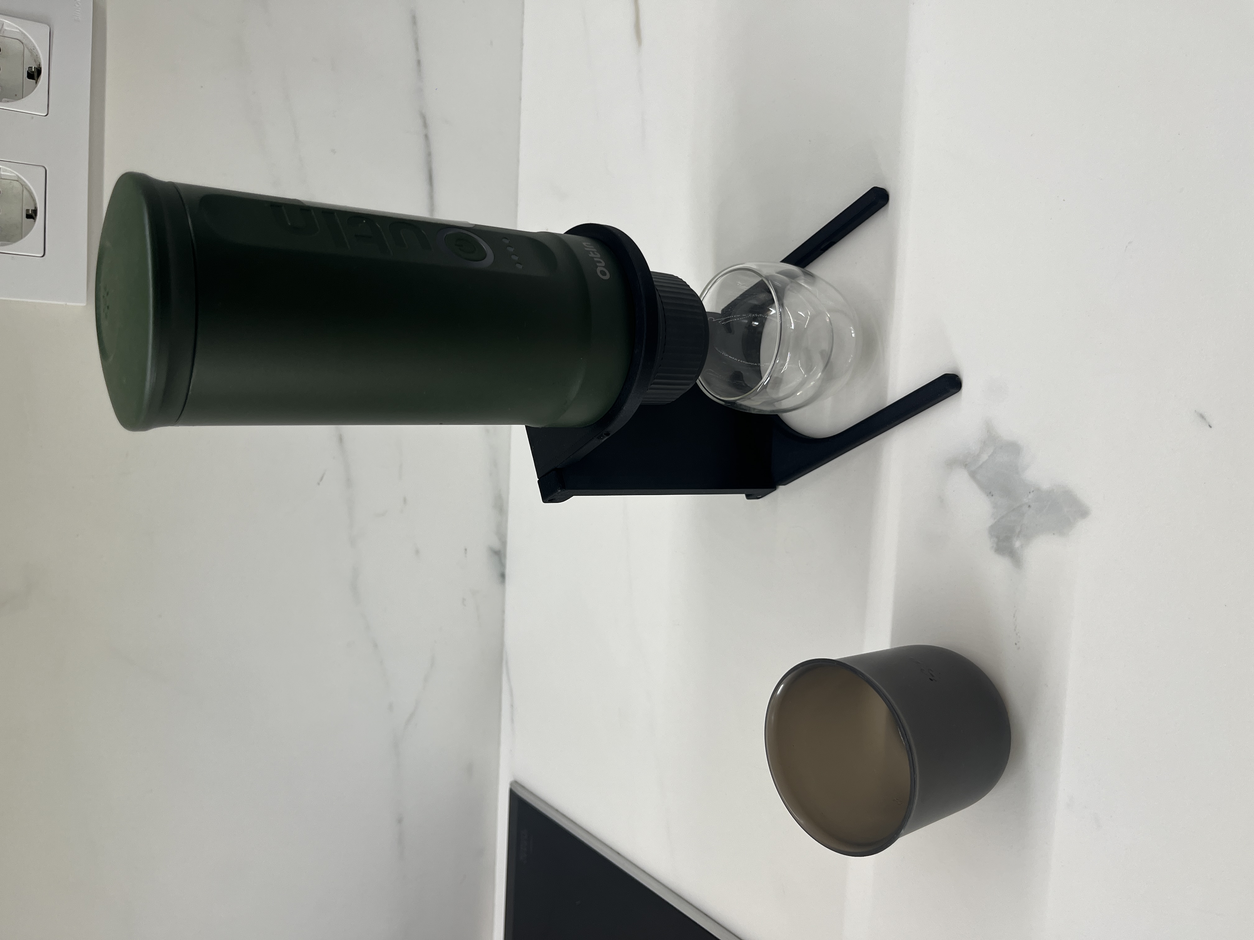 Soporte Plegable para Cafetera Portátil Outin