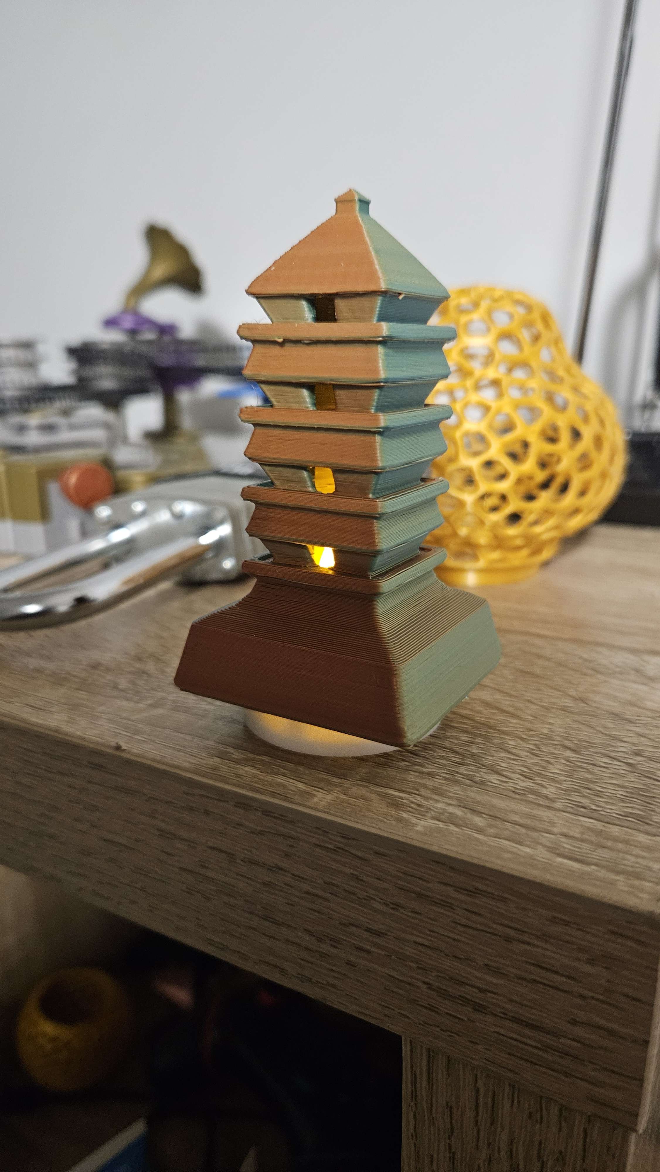 Pagoda Lamp (Electronic Tealight Candle)