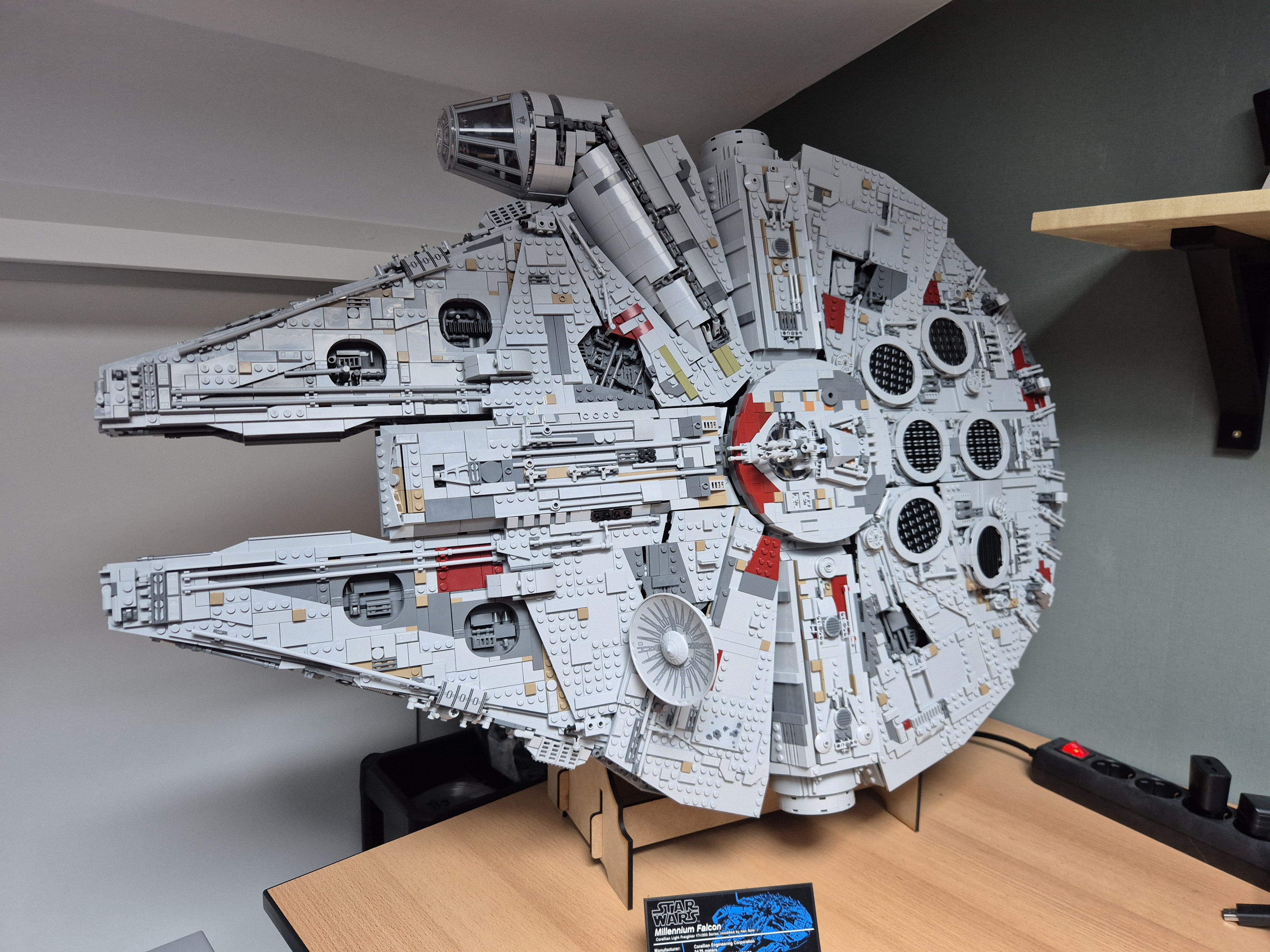 Lego 75192 Millenium Falcon laser cut stand