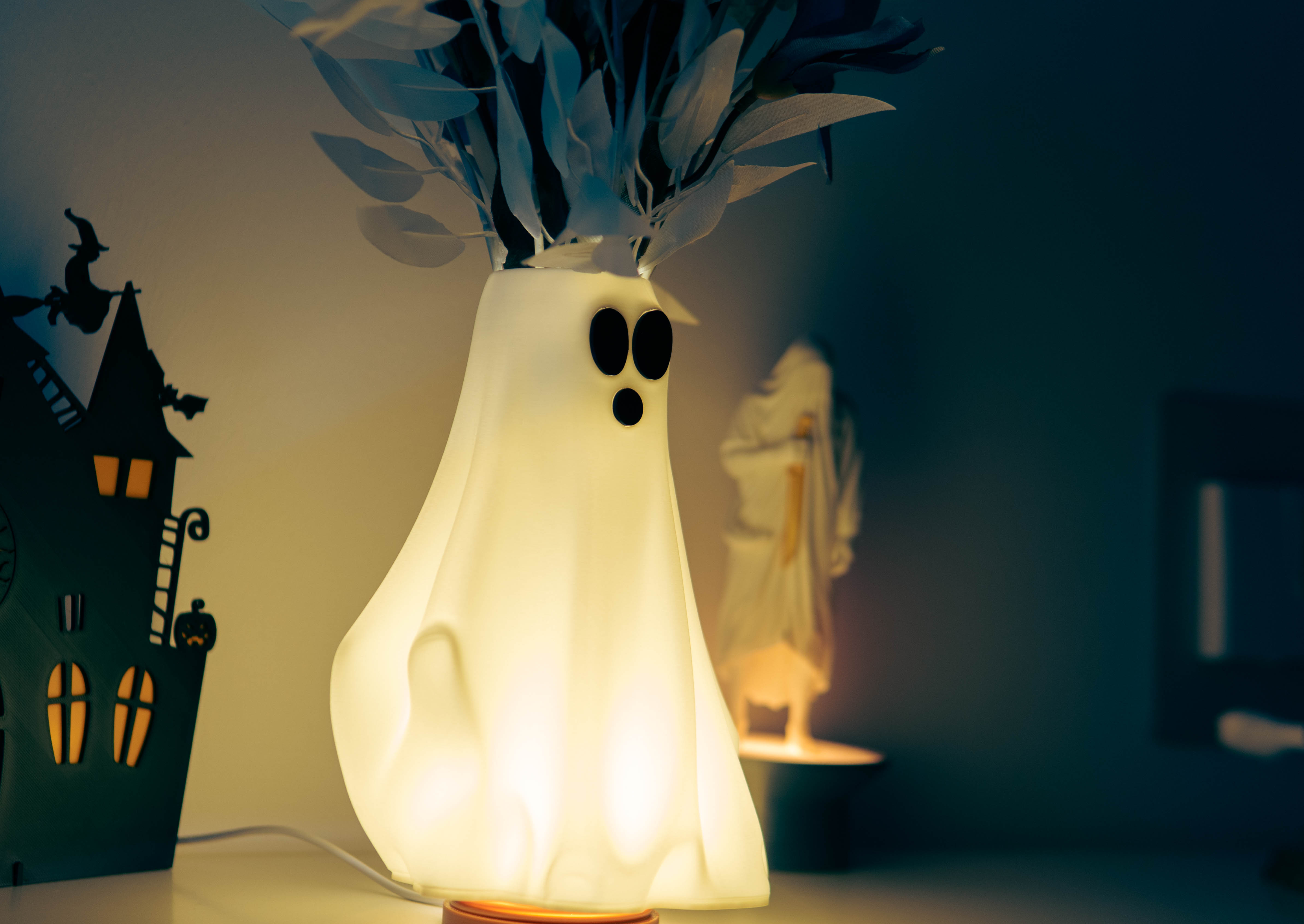 Miniatura 4 do modelo 3D Ghost Vase Lamp
