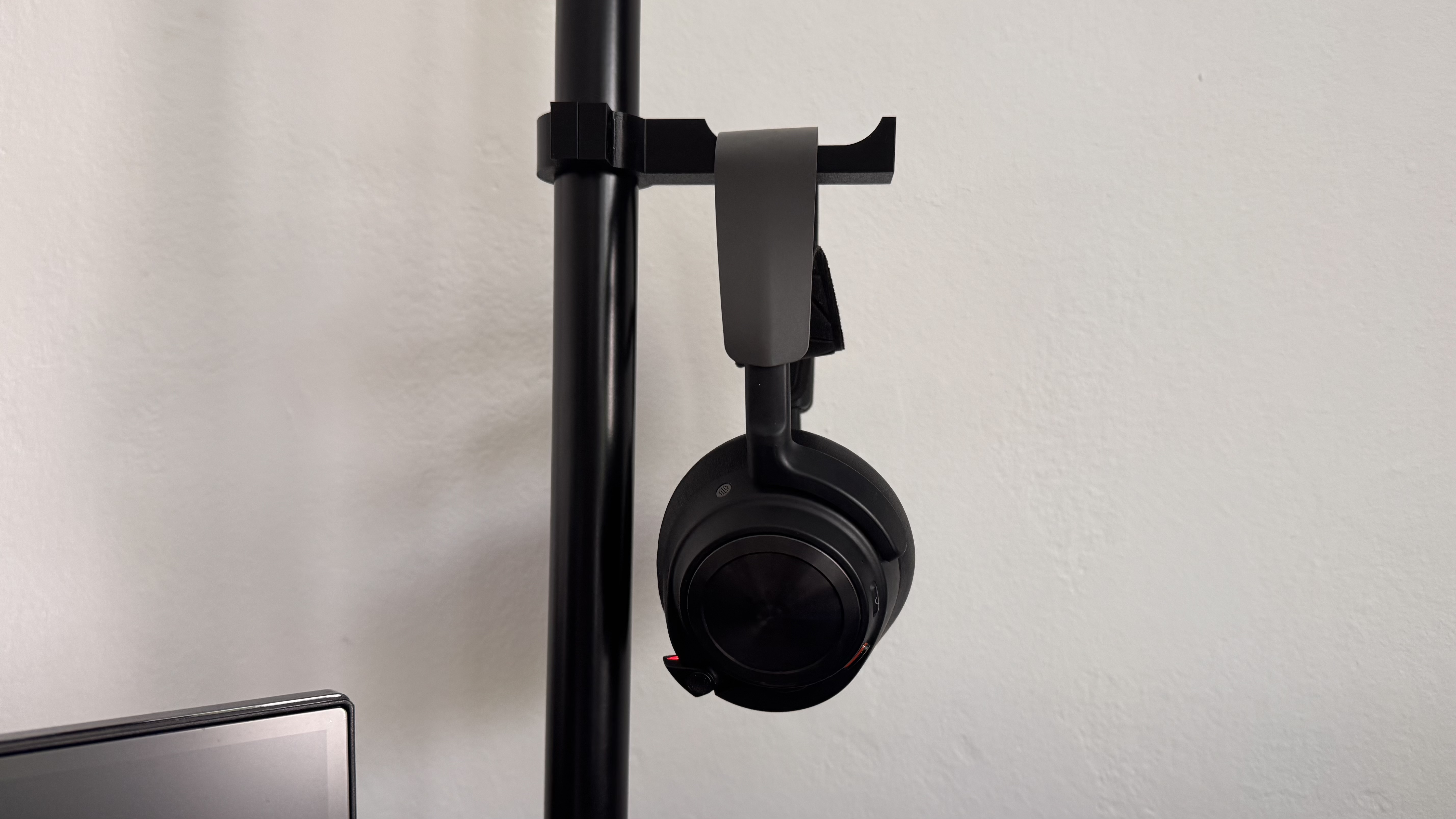 Headphone Holder for Poles
