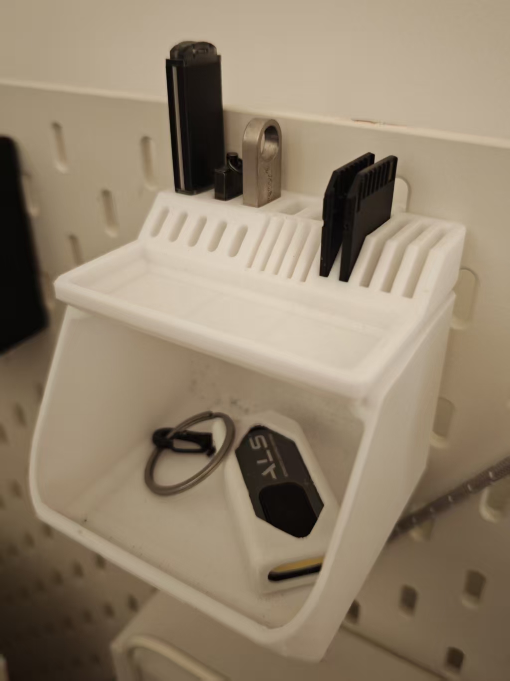Skadis USB container (large)