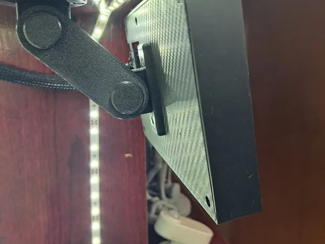 Screen mount for Biqu HDMI 7" LCD case