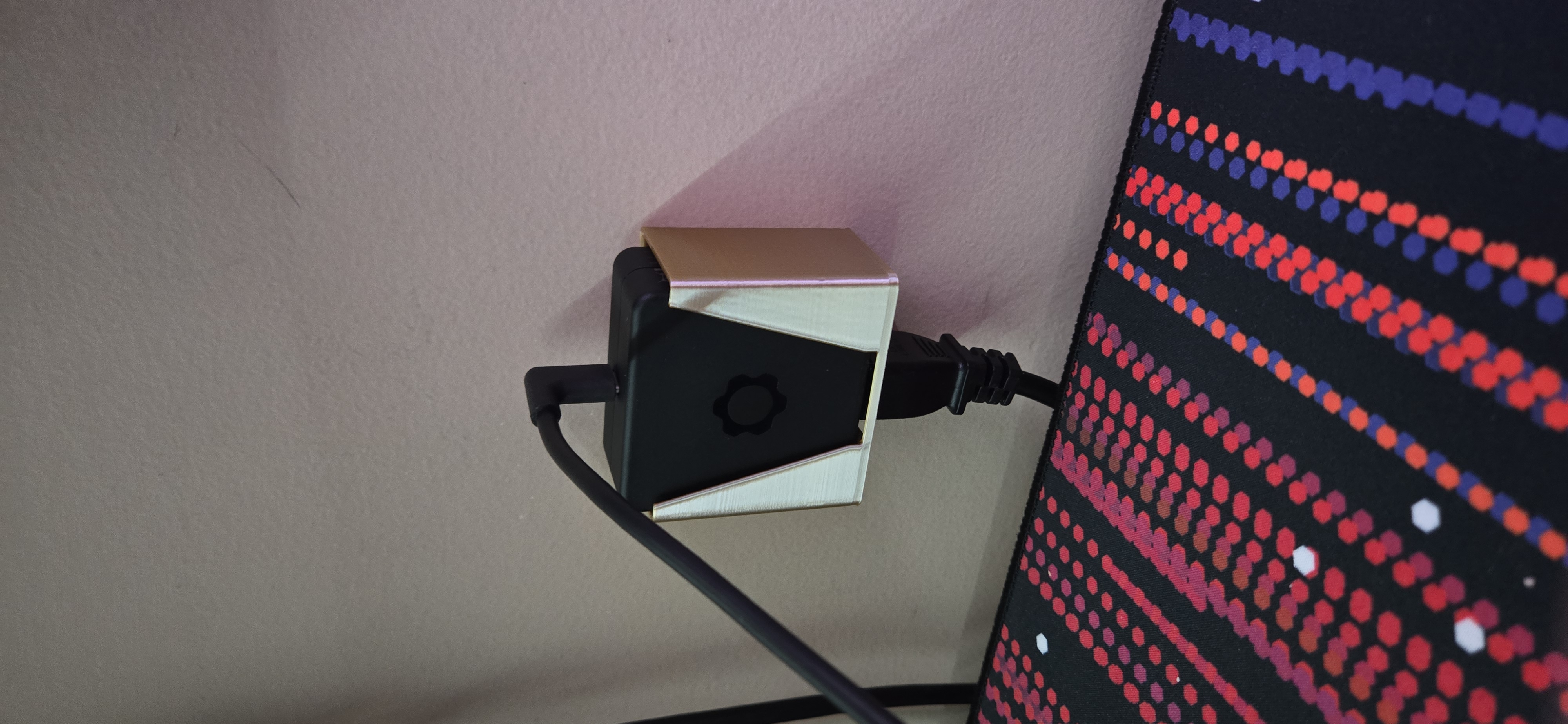 Framework 13 Power Adapter Wall Mount (Easily Removable)