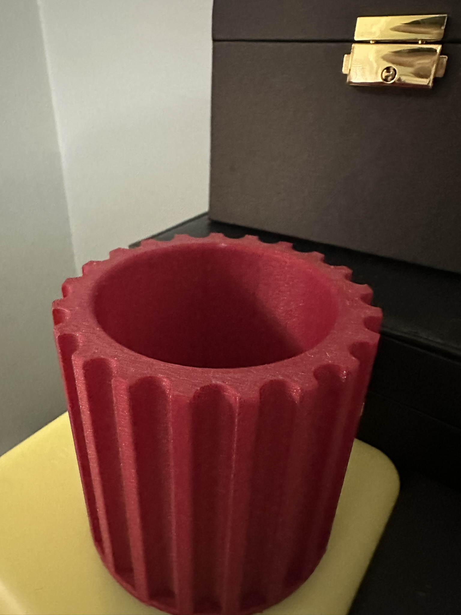 Short Vase for makeup