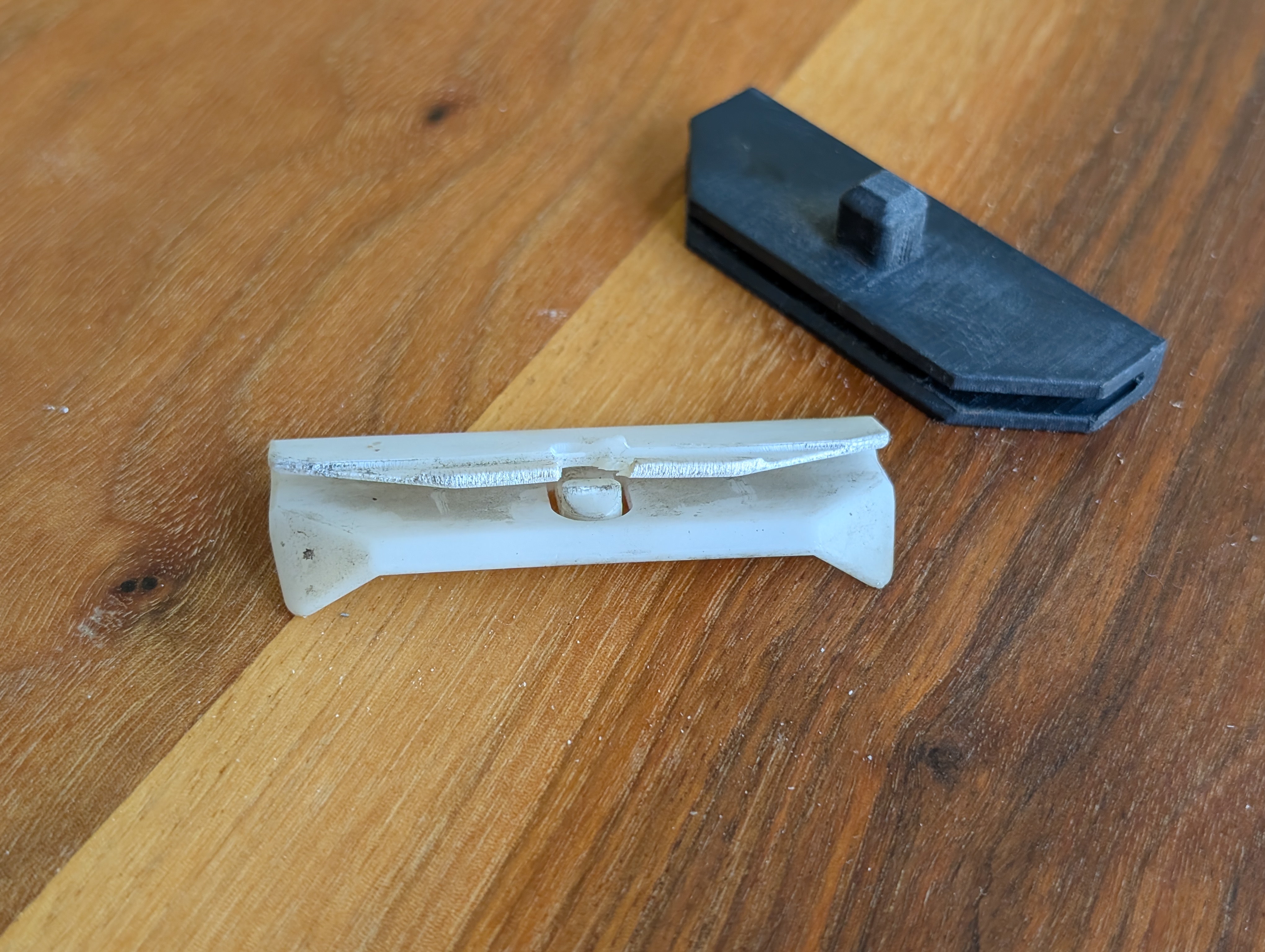 7th gen Toyota Celica bumper clip (clamp)