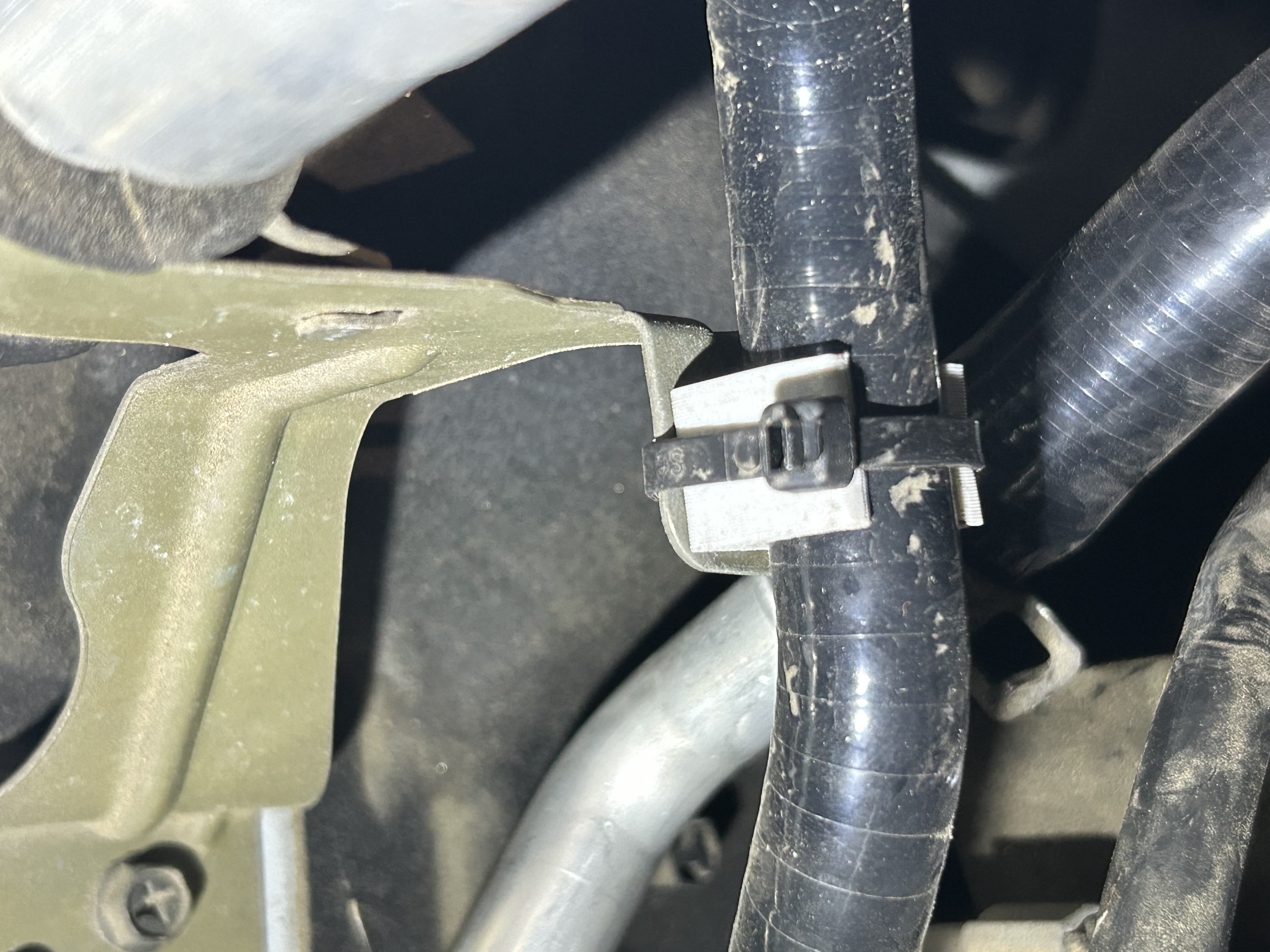 Nissan Frontier/Xterra Brake Booster Hose clip