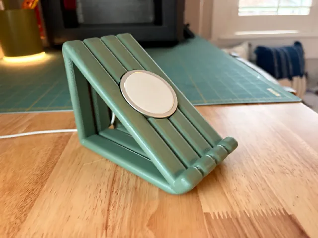 Simple wireless bubble charger and stand