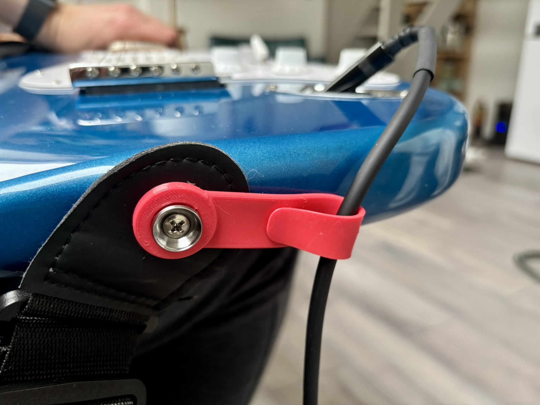 Guitar Strap Block with Cable Loop Protection