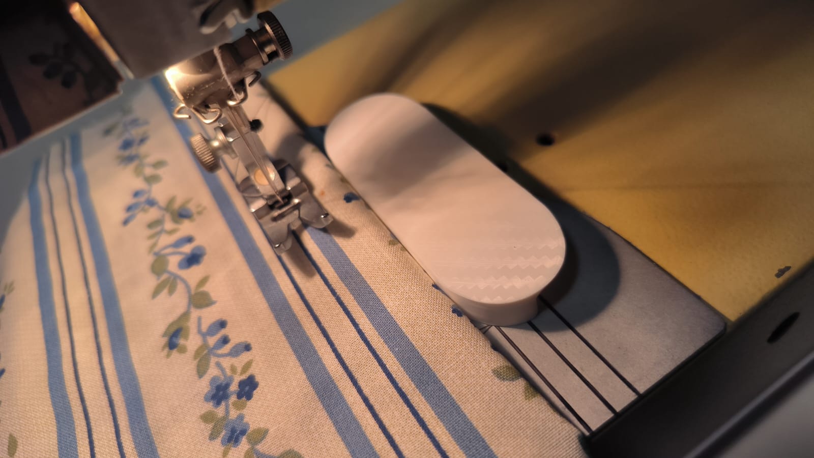 Miniatura 9 do modelo 3D Sewing machine MAGNETIC guide