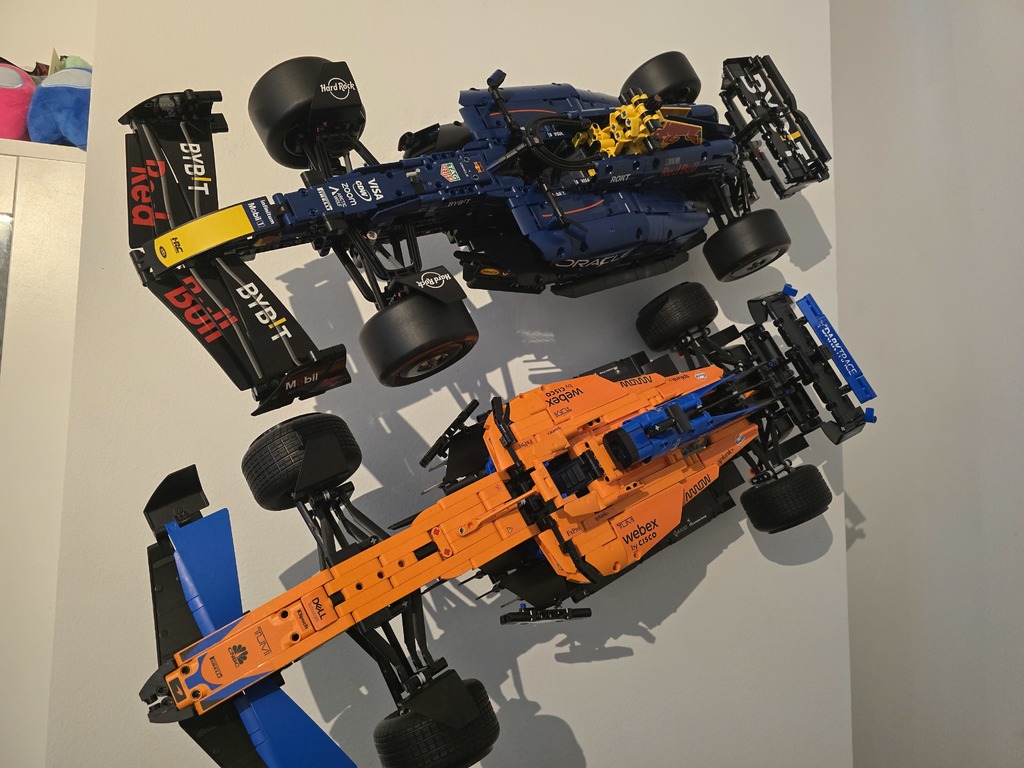Wall mount for Lego RB Formula 1 car