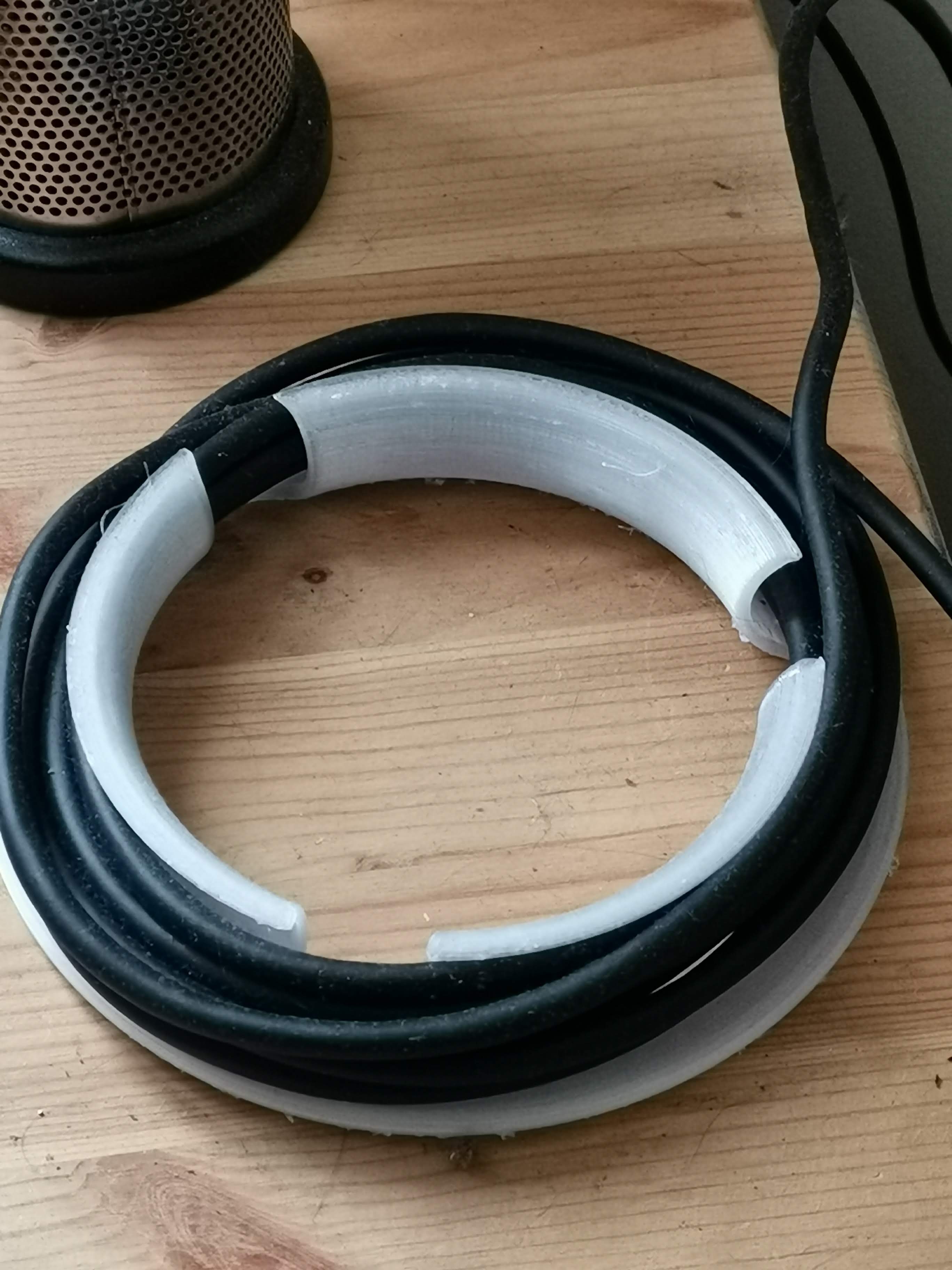 USB Cable Spiral Ring Cord Organizer with Cutouts
