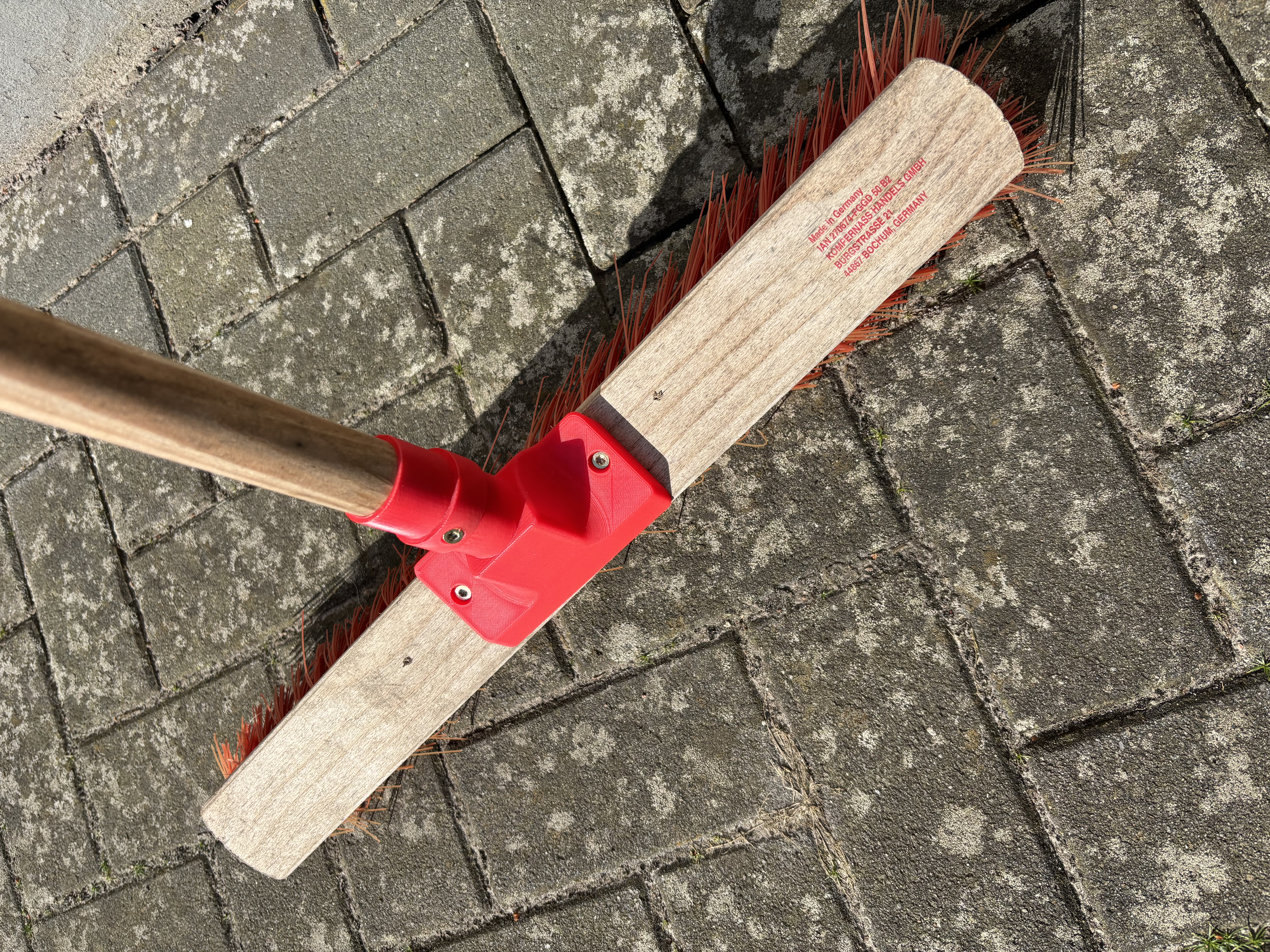 Besenstielhalter / Broom holder