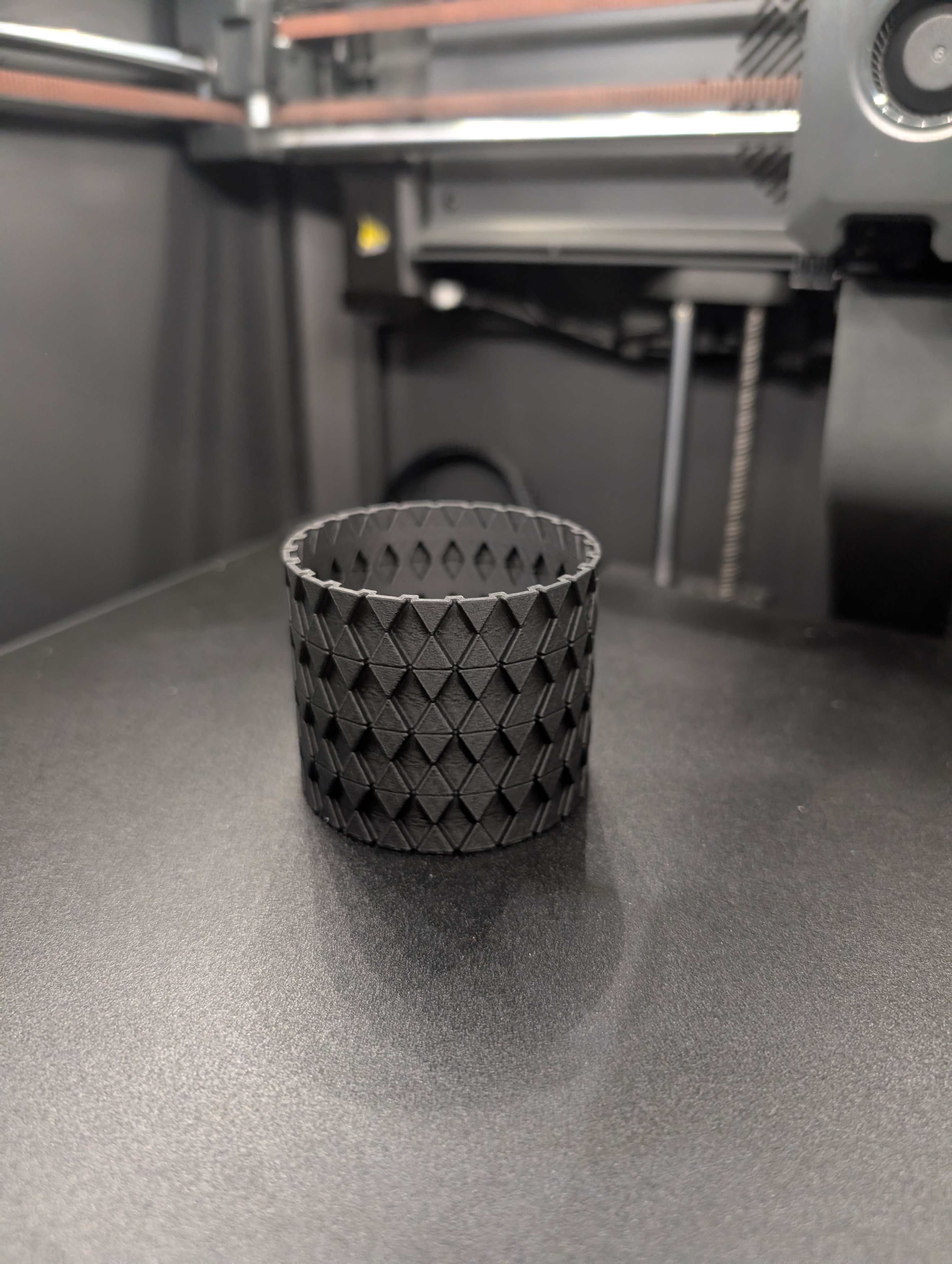 Triangle Textured Planter (Vase Mode)