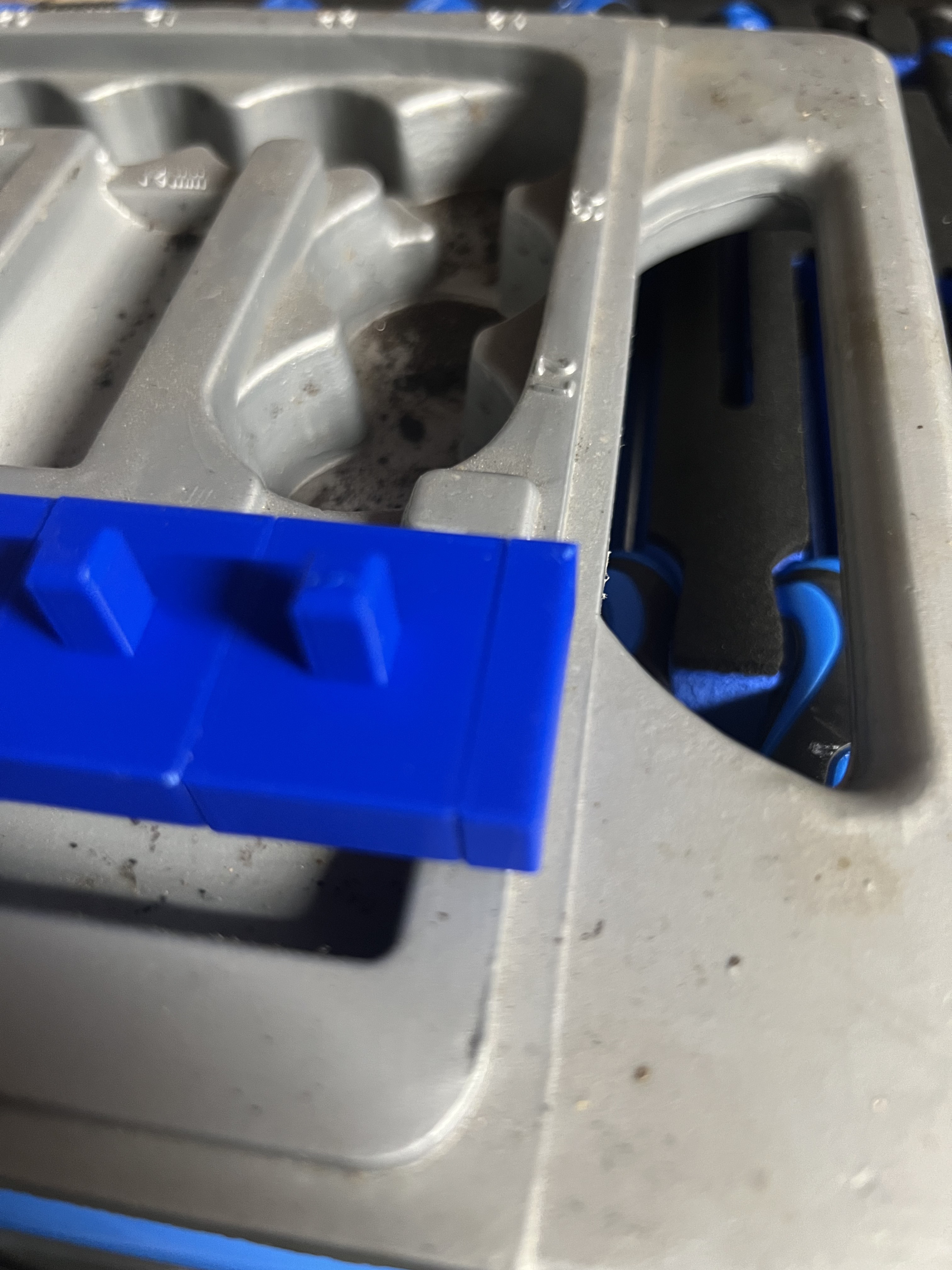 Modular 1/4 socket organizer end cap