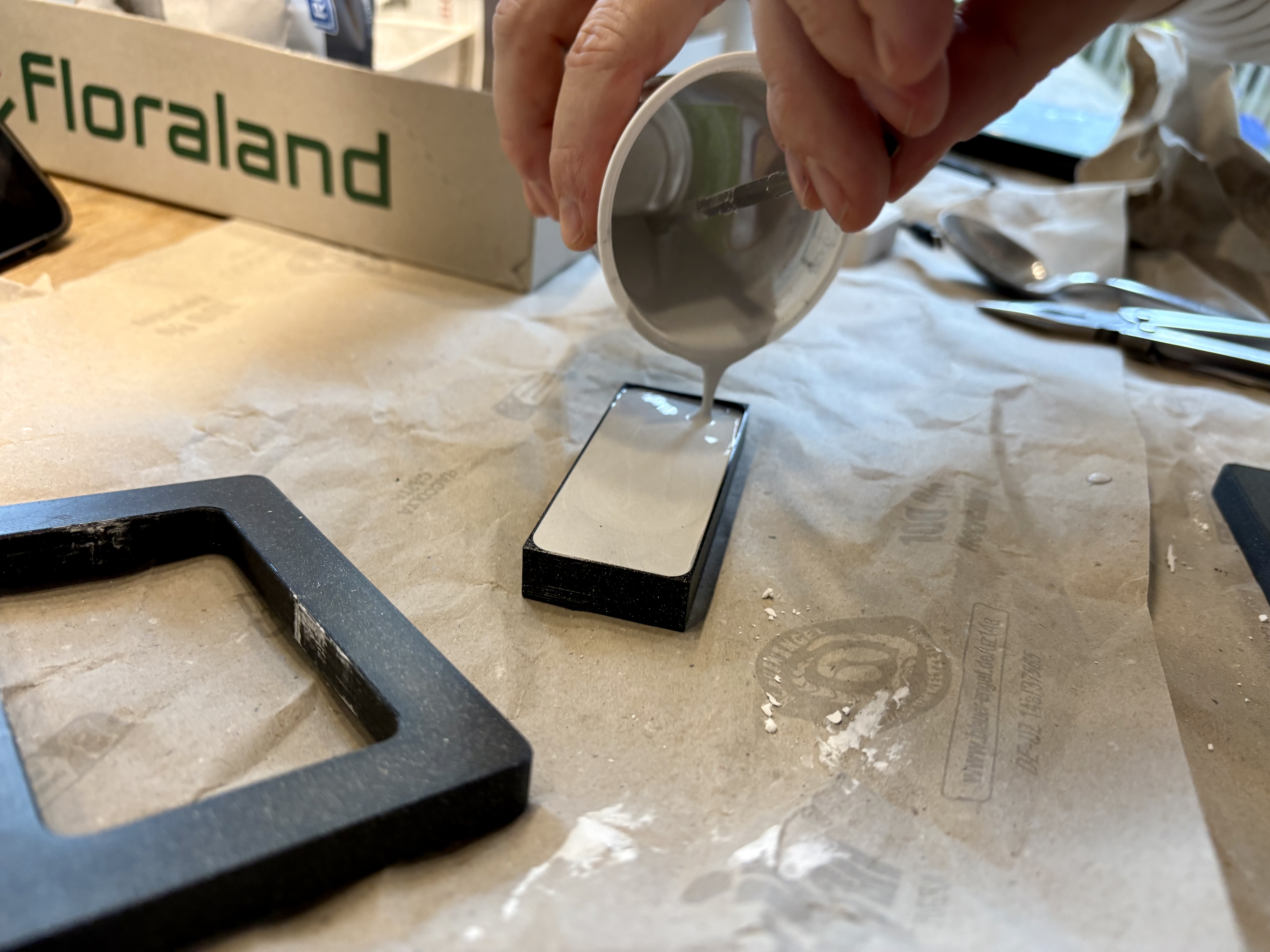 Casting mould for the stand of “Tesla SuperCharger V3  for USB-C Type phones”