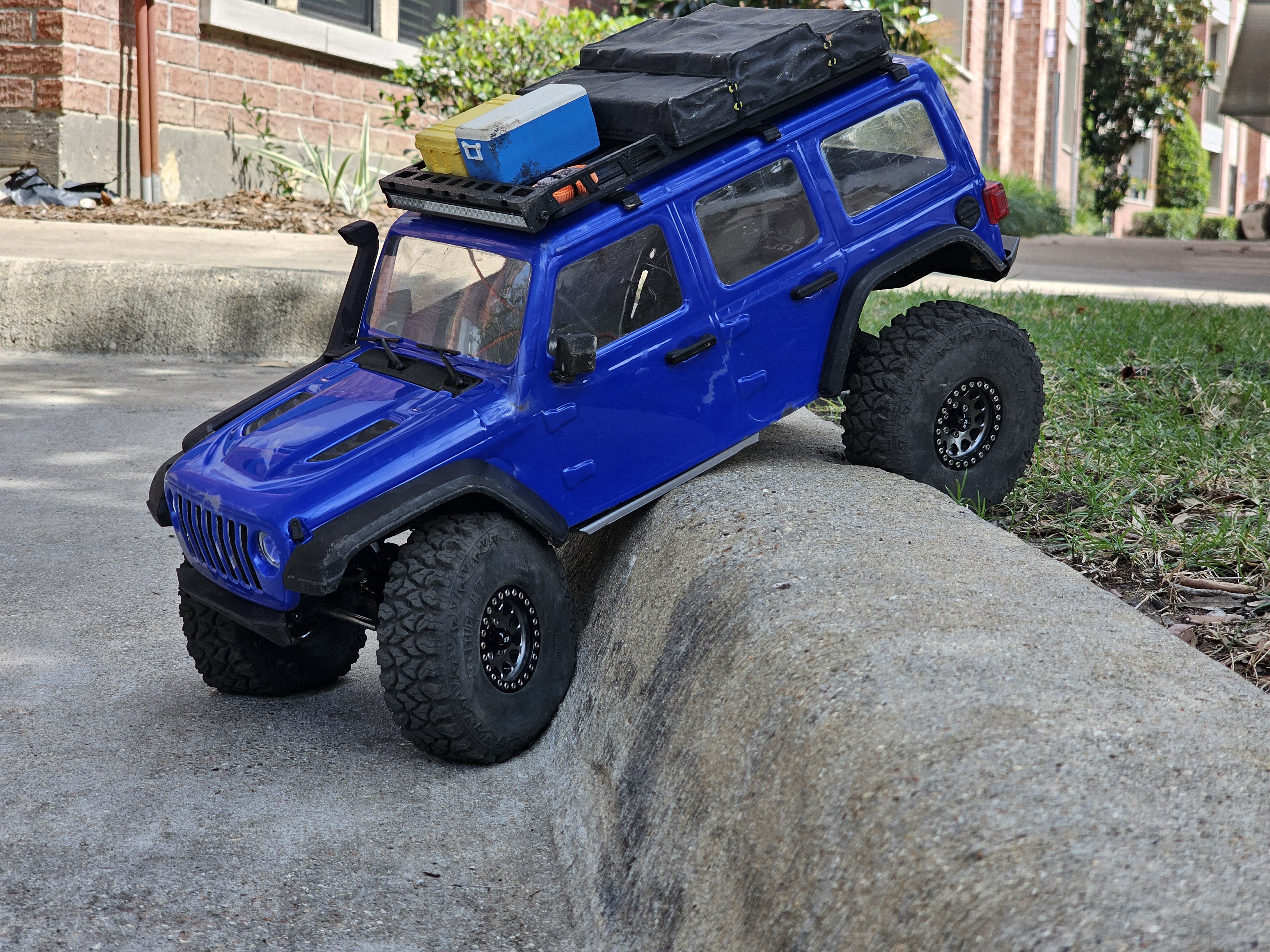 SCX10iii Slick Slider
