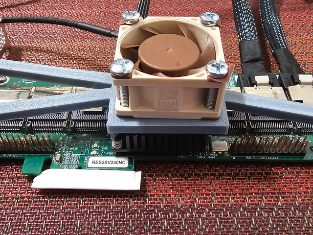 Intel RES2SV240 Expander Card Fan Mount