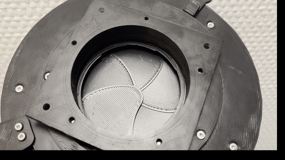 Large format camera leaf shutter — thumbnail 3