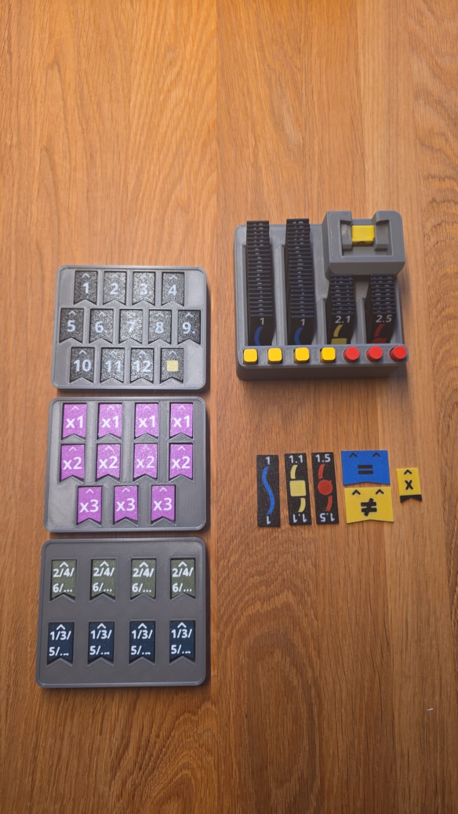 Cables and markers for the board game "Bomb Busters"