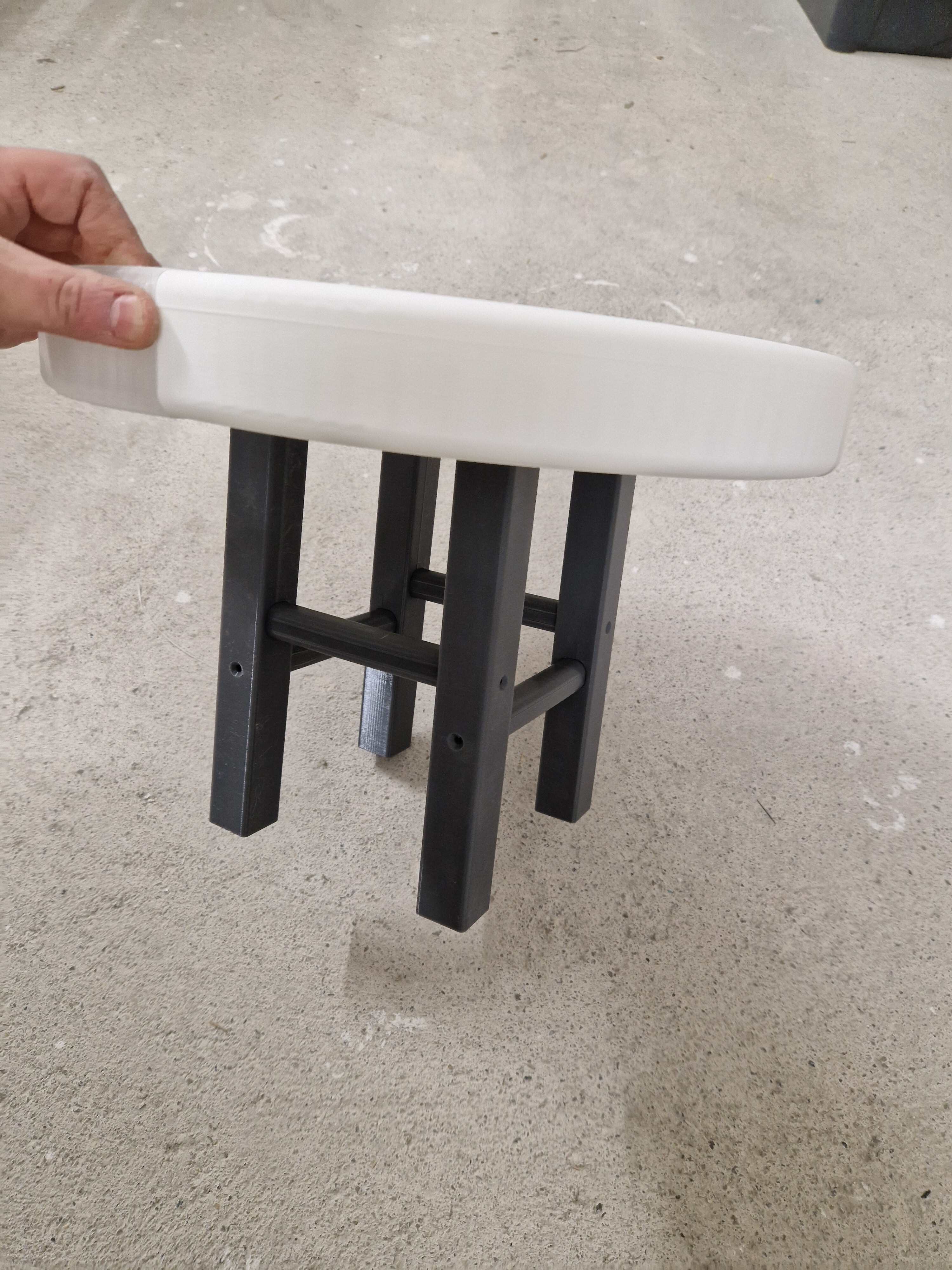 Miniatura 5 do modelo 3D 100% printable tiny table