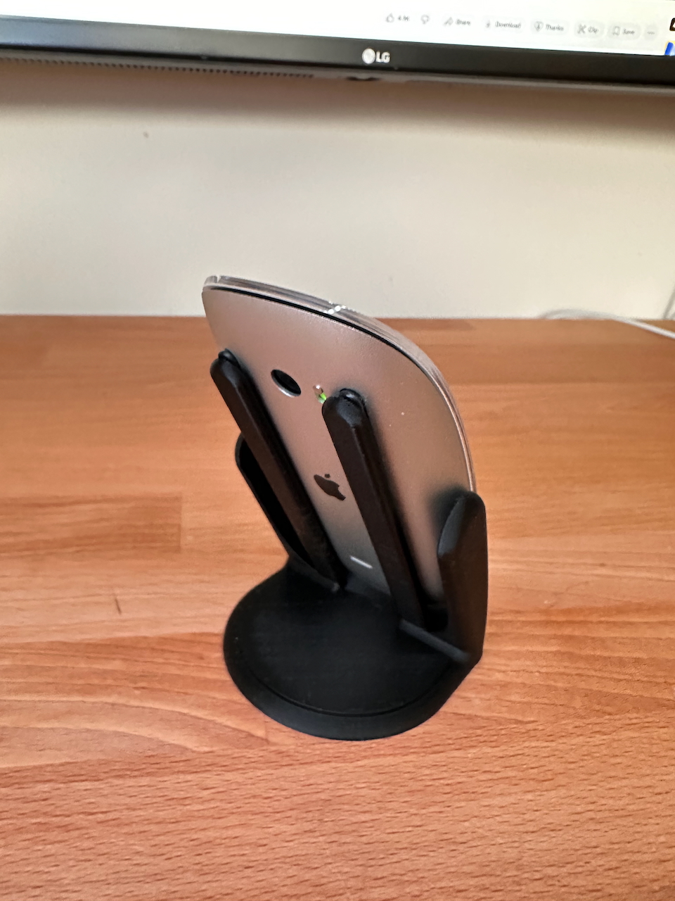 Miniatura 2 do modelo 3D Magic Mouse (Charging) Stand