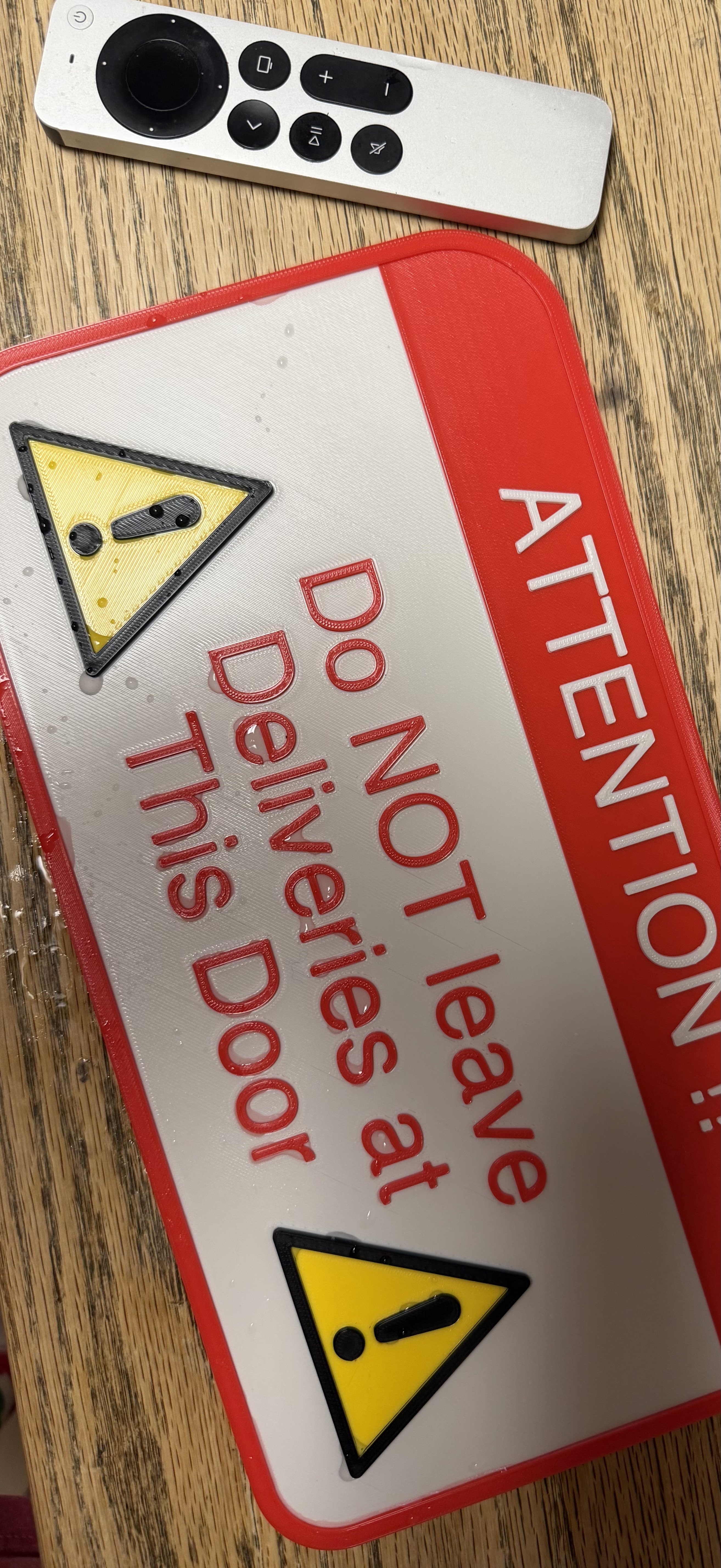 Sign: Do NOT Leave Deliveries at This Door