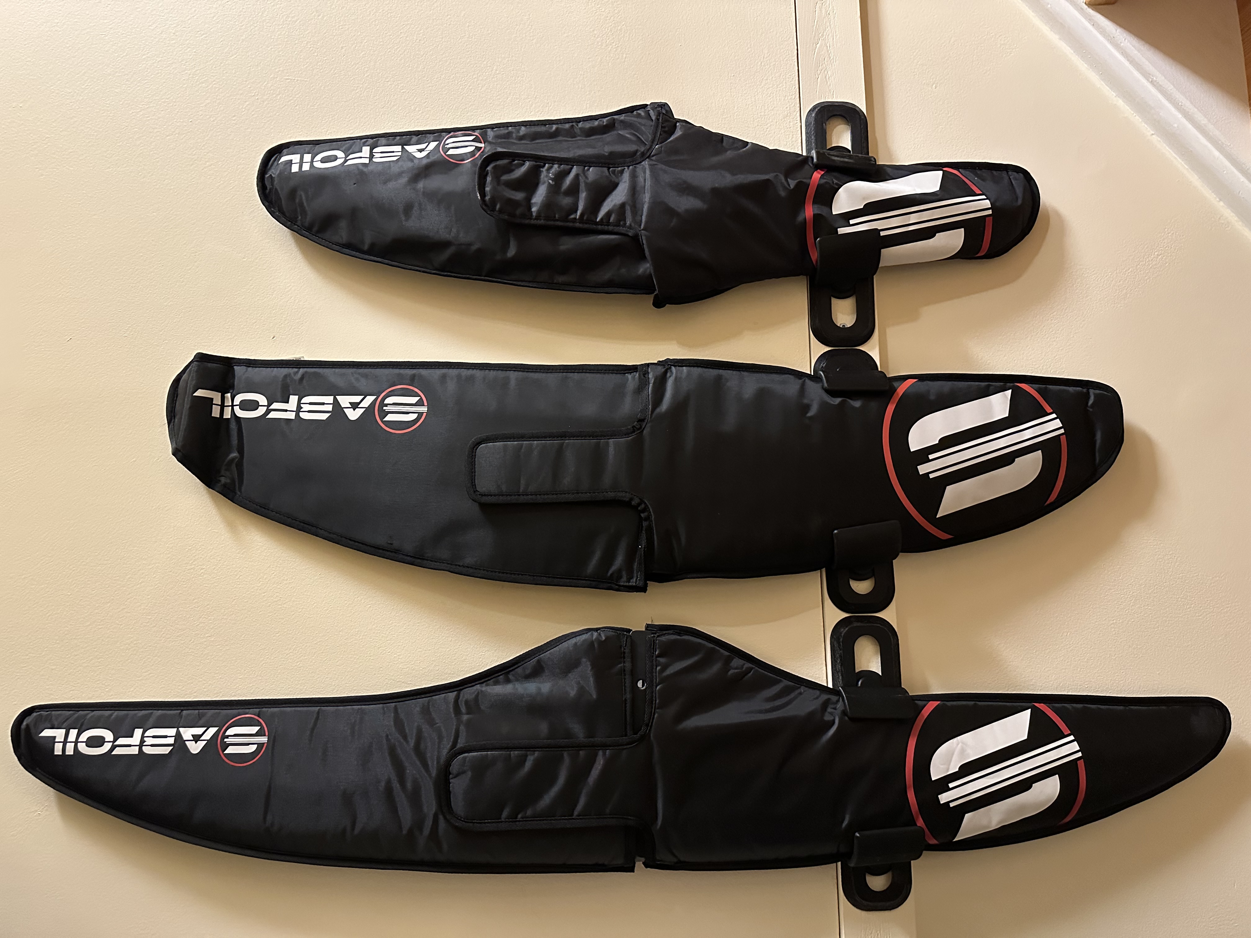 Adjustable Hydrofoil Front Wing Wall Mount (Vertical Display)