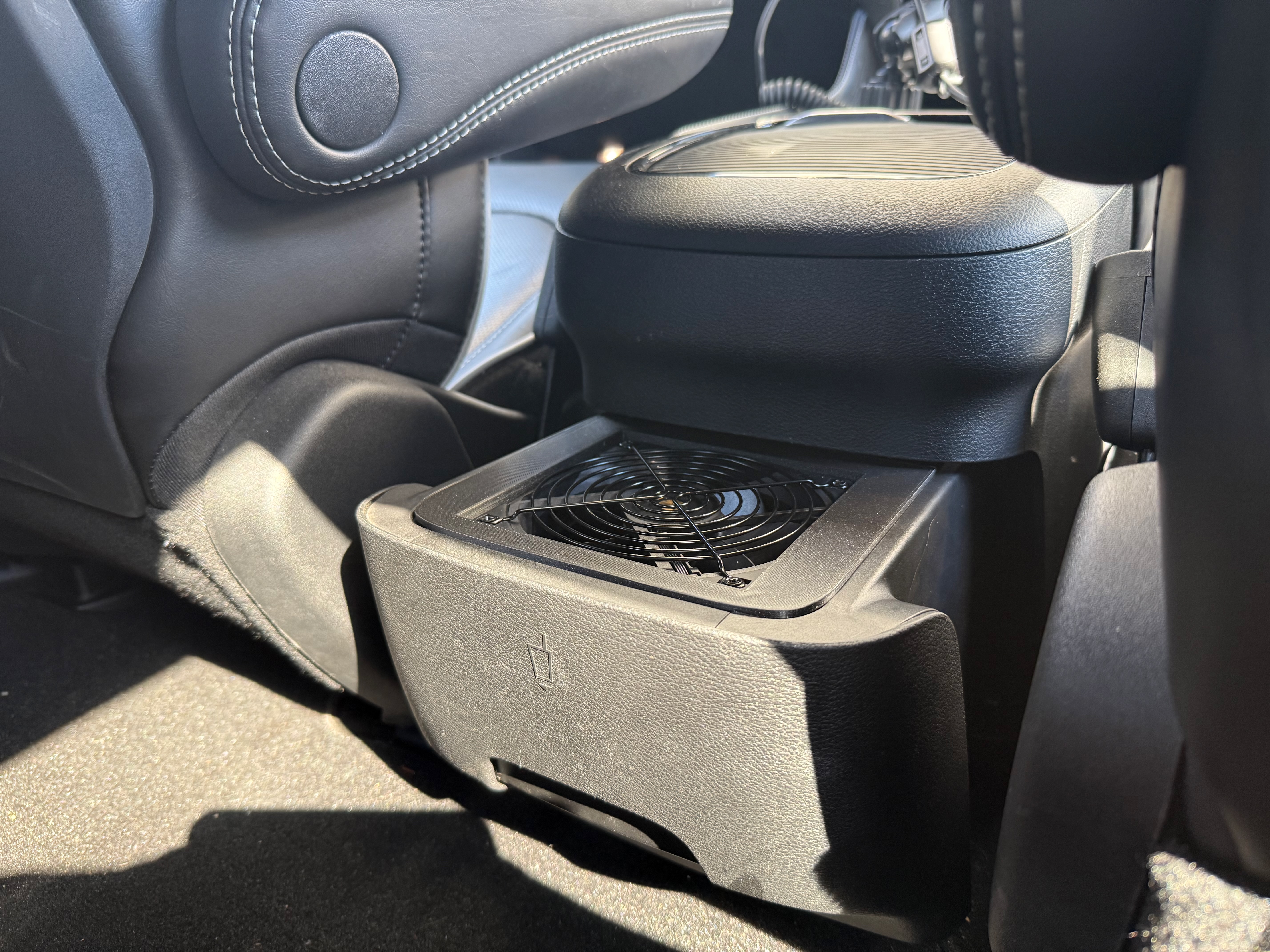 2023 Chrysler Pacifica center console 120mm fan mount