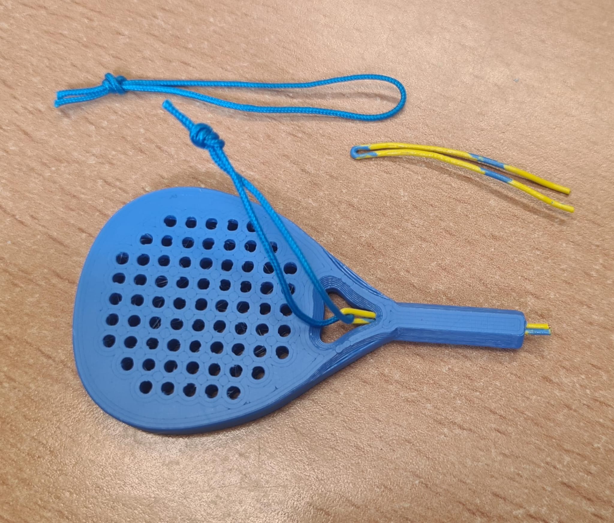 Miniatura 4 do modelo 3D Padel racket keychain