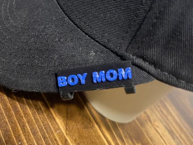 BOY MOM HAT CLIP.  NO AMS
