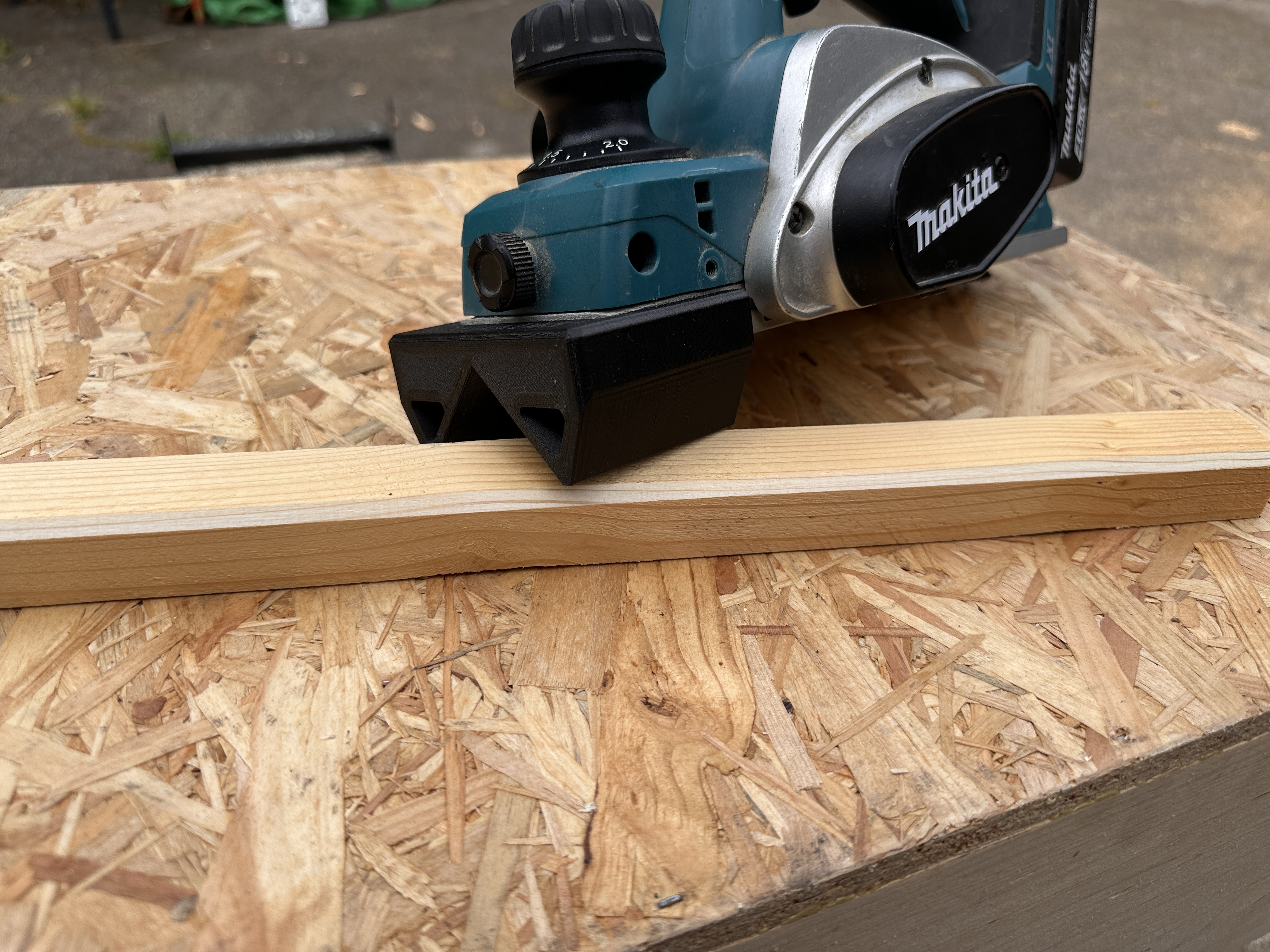 45 DEGREE GUIDE FOR MAKITA PLANER