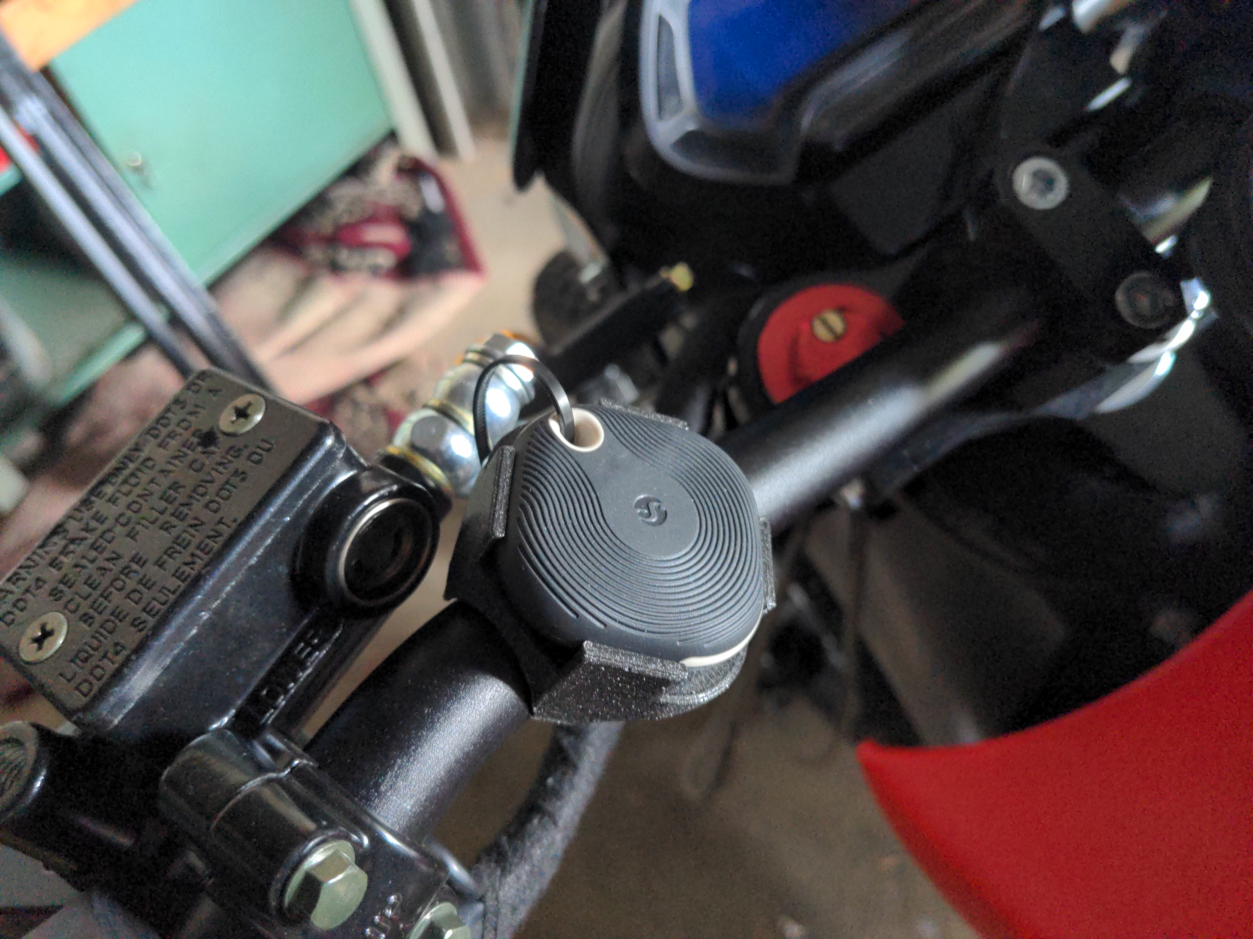 Shelly BLU Button Tough Handlebar holder