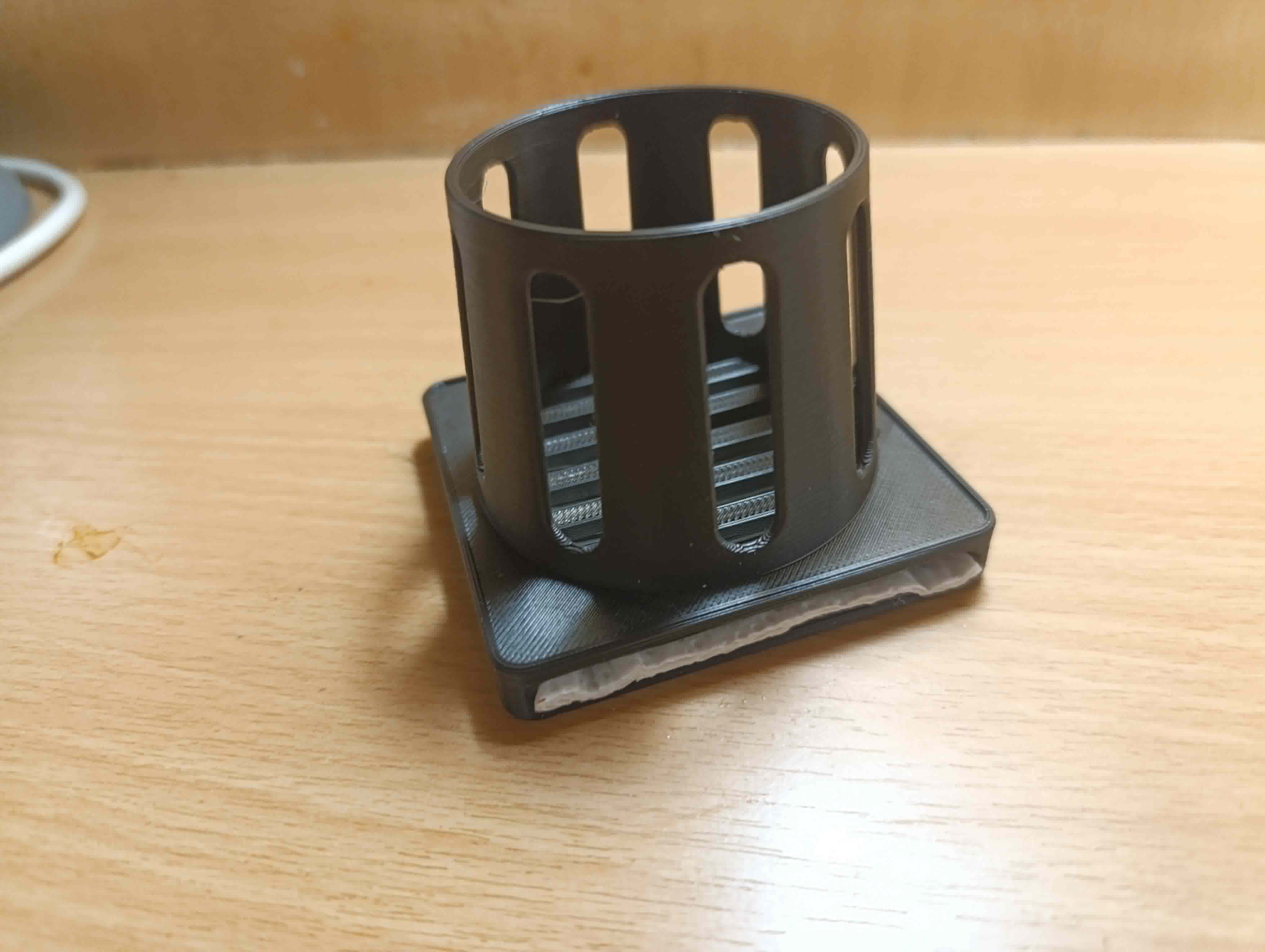 Bottle drying rack with space for paper towel
