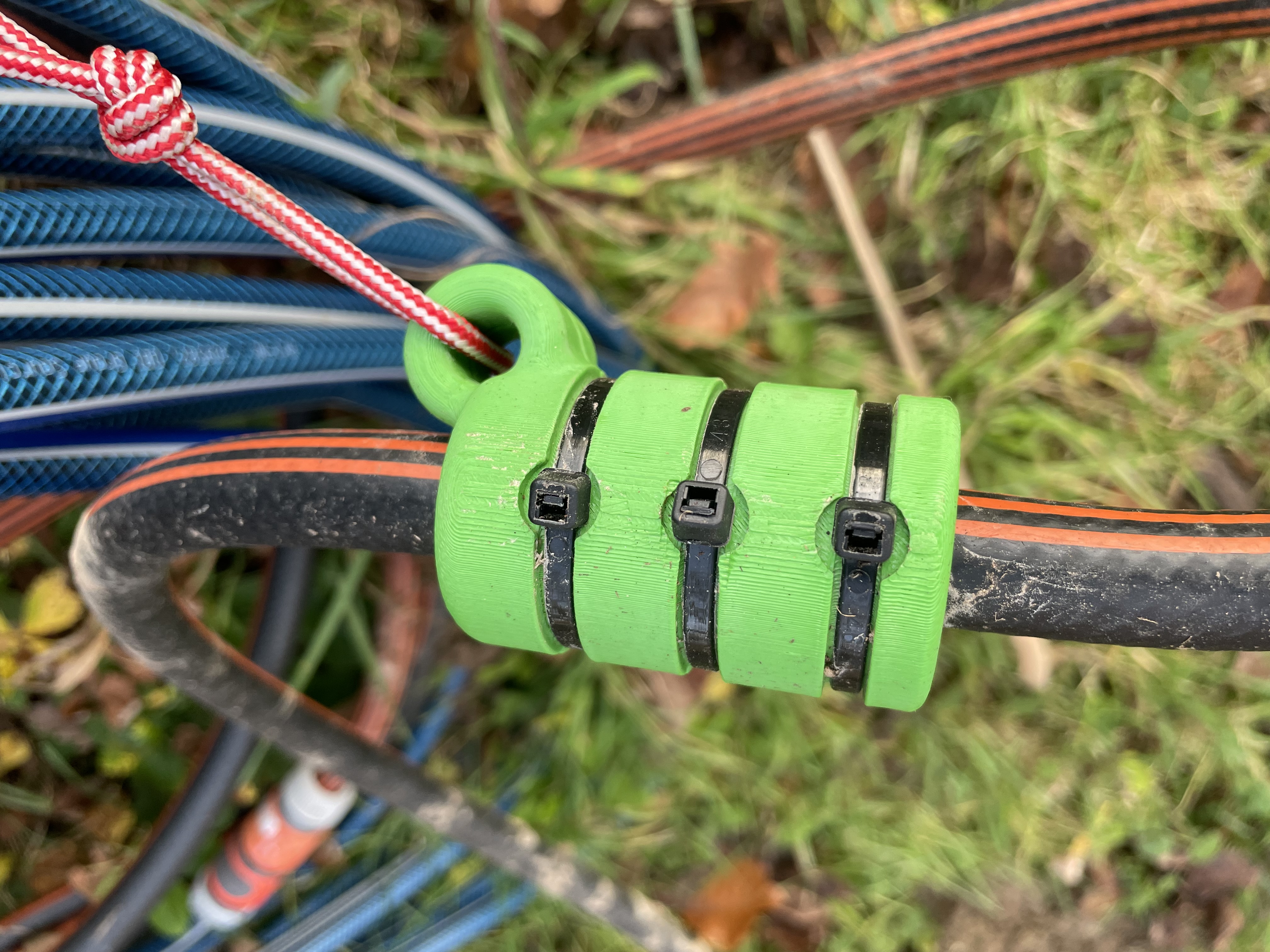 Garden hose strain relief/ Zugentlastung für Gartenschlauch