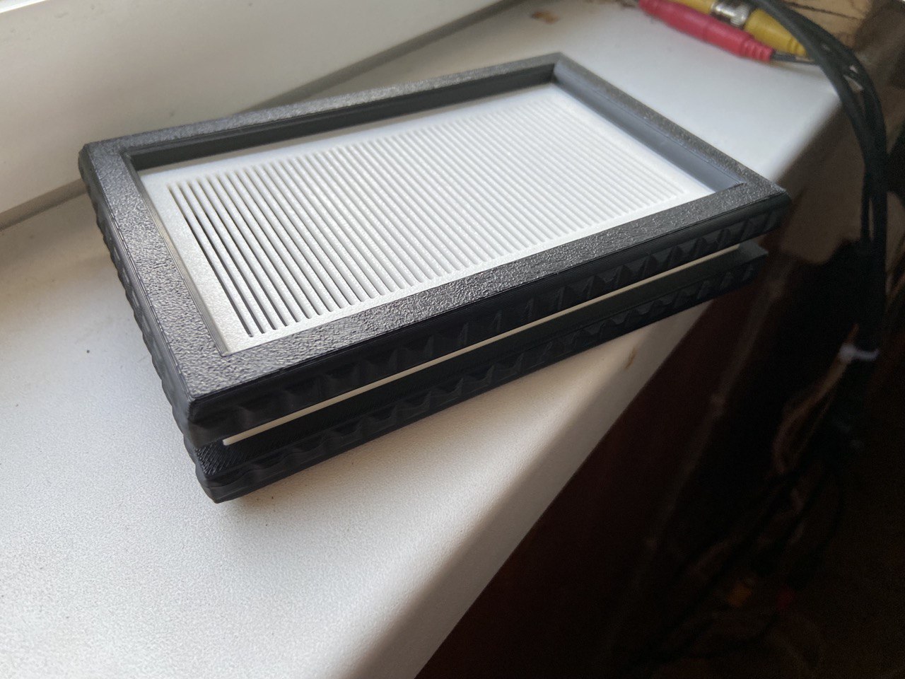Soap stand with water drainage grid