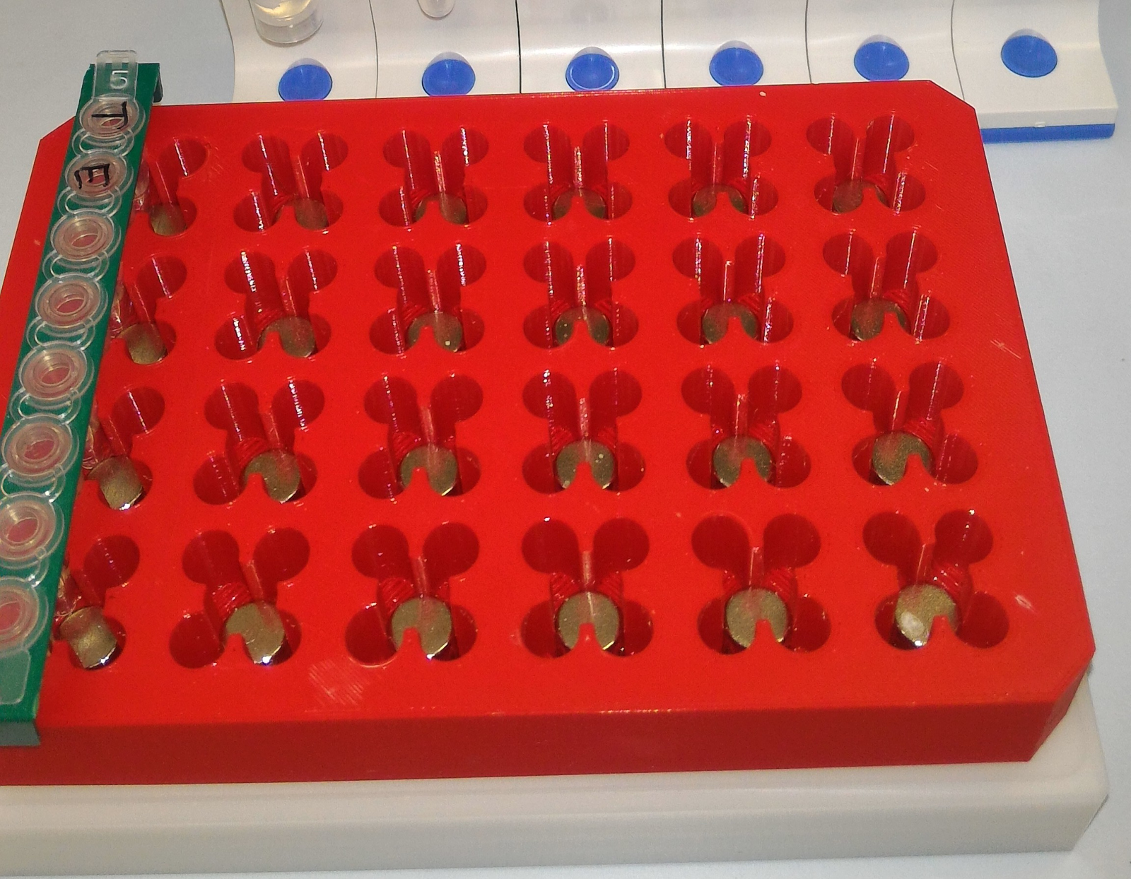 PCR strip magnetic separation rack