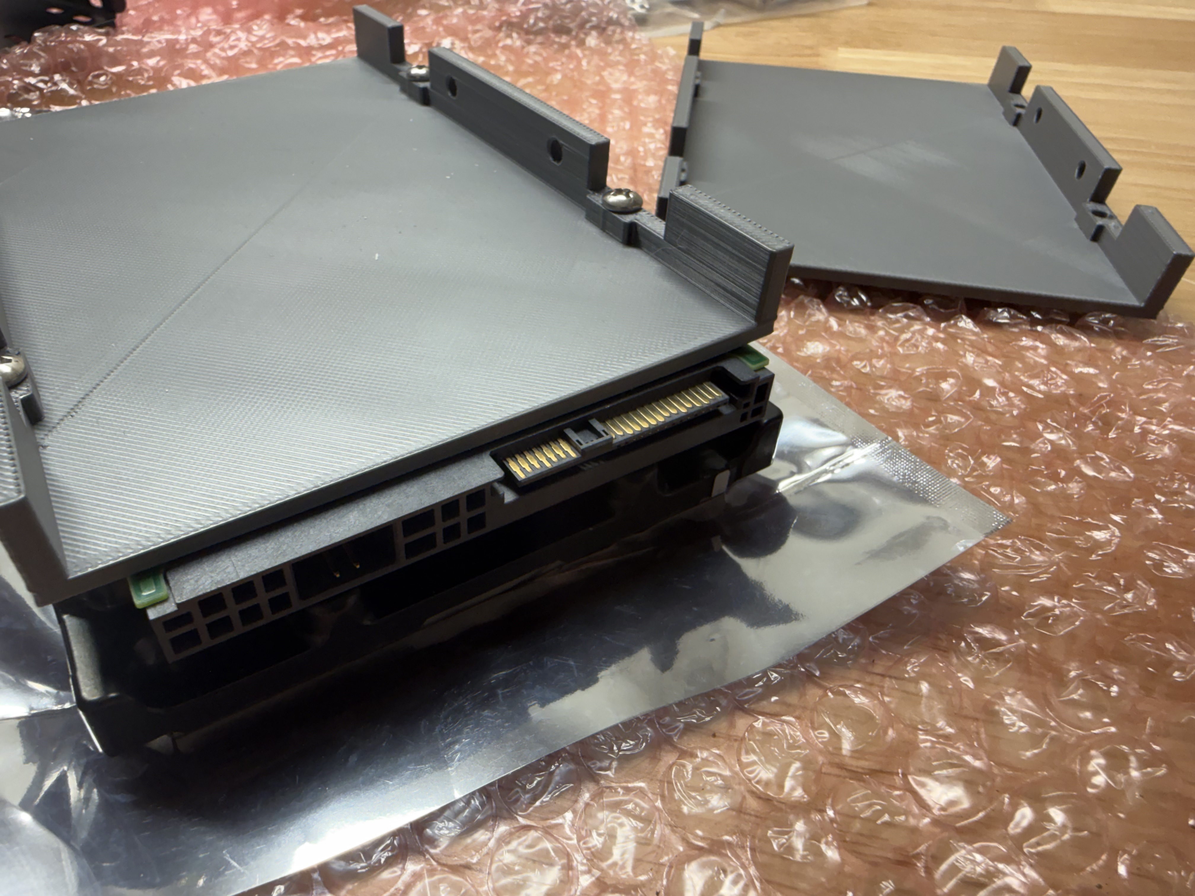 3.5"-bottom-mount to 3.5"-side-mount HDD sled