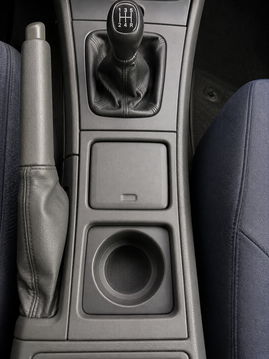 Volvo V70 / S60 / S80 — Drop-in Cupholder (OEM-style)