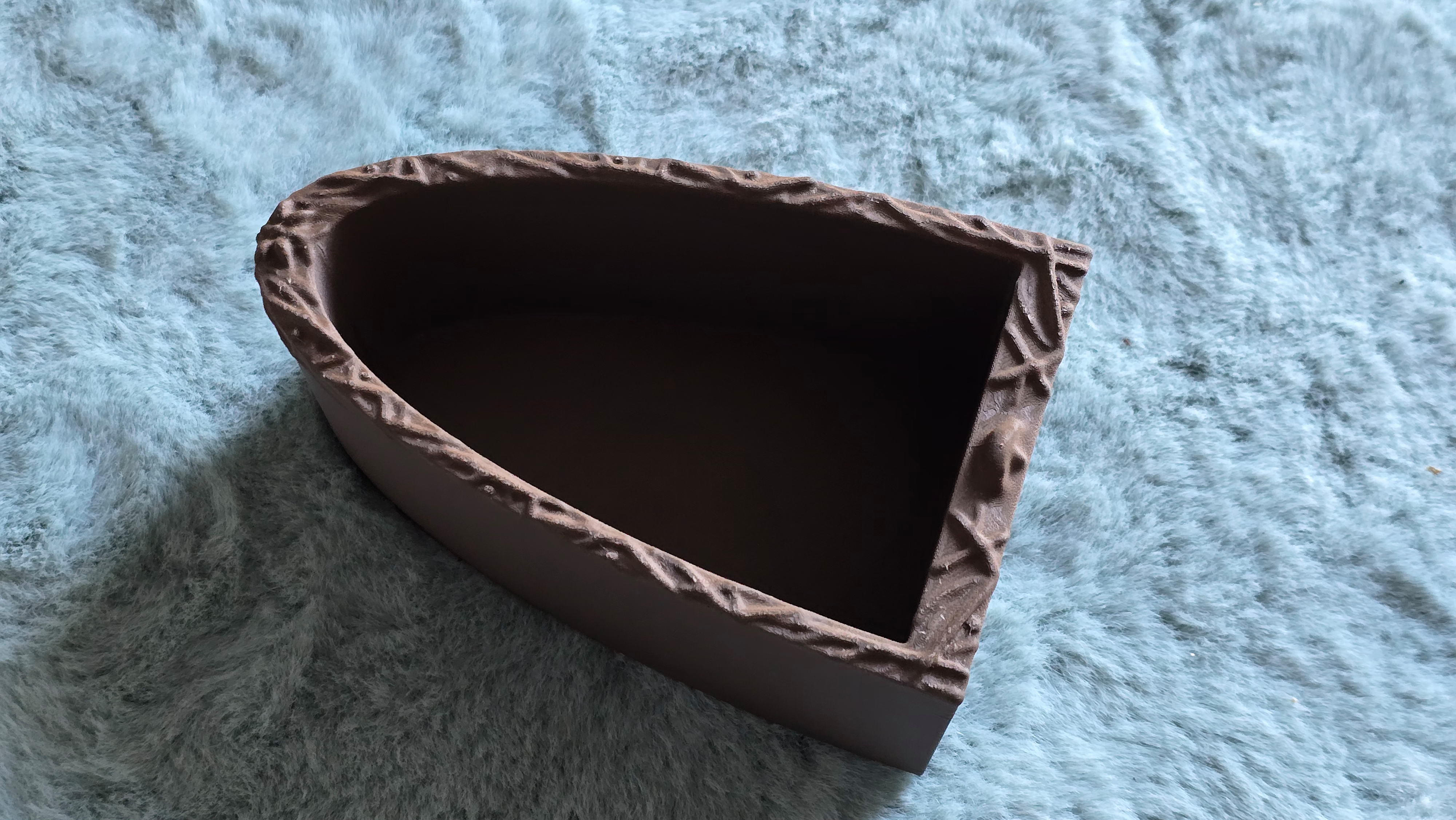 (ornated) halved oval shadow box for miniatures