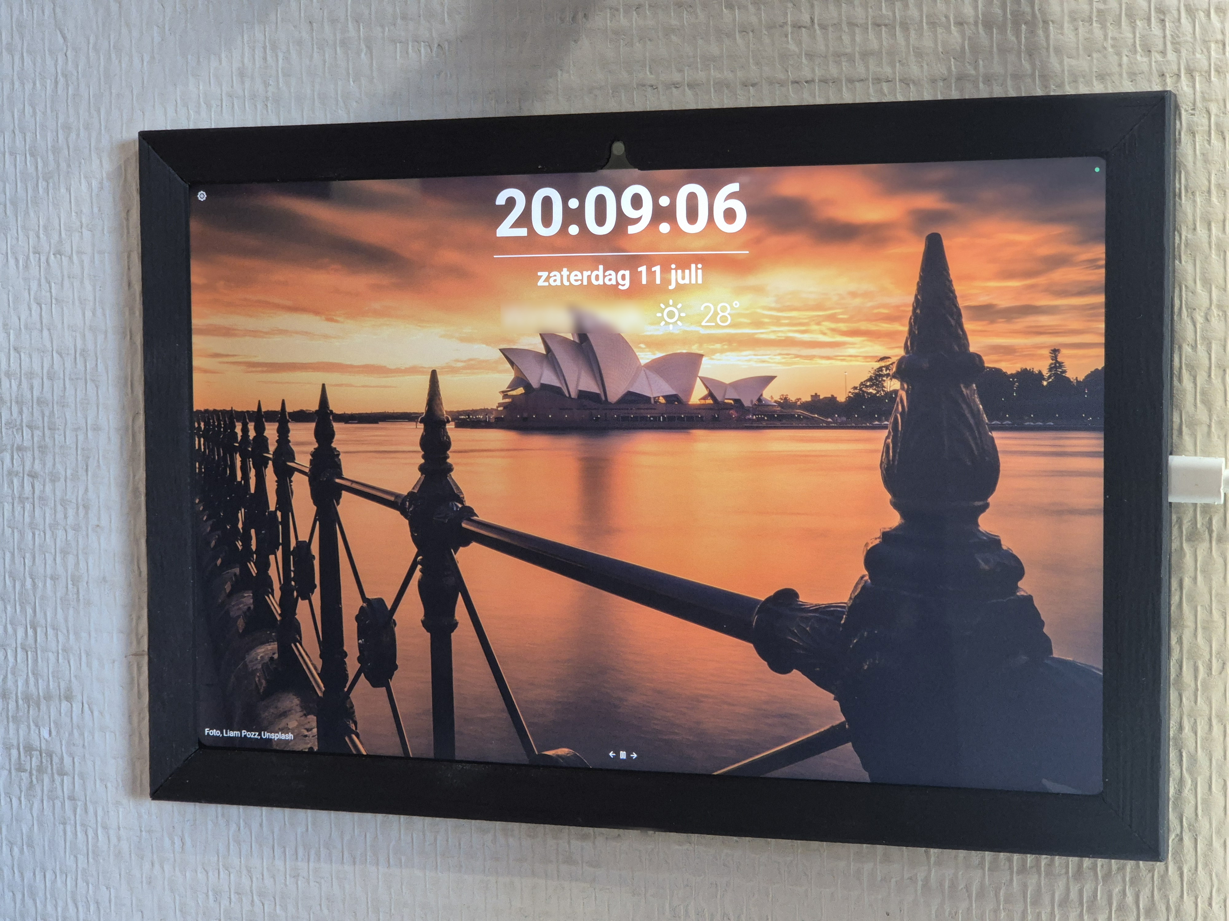 Lenovo Wallmount Pictureframe (like)