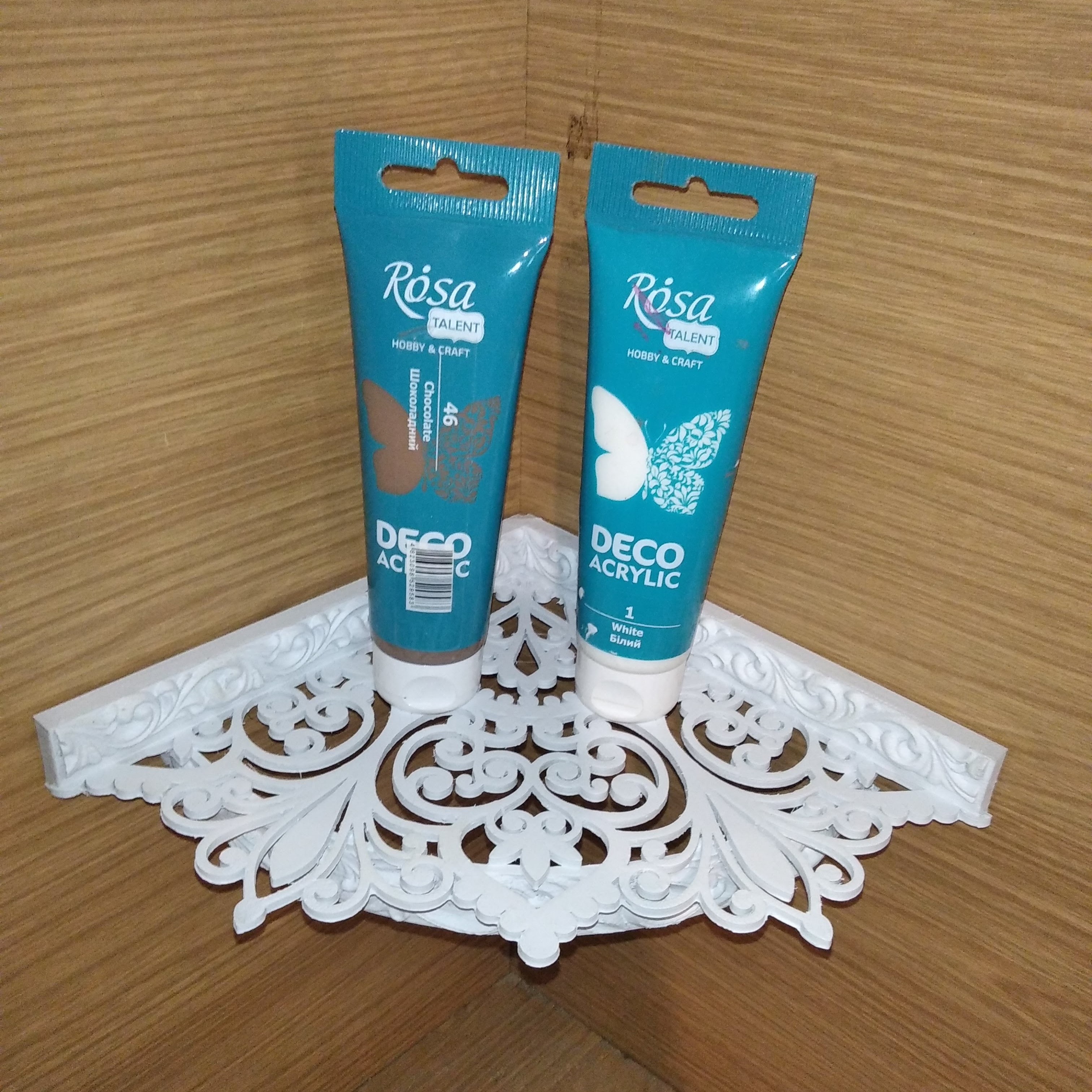 Elegant 3D Printed Corner Shelf – Free Wall-Mounted Design with Decorative Support
