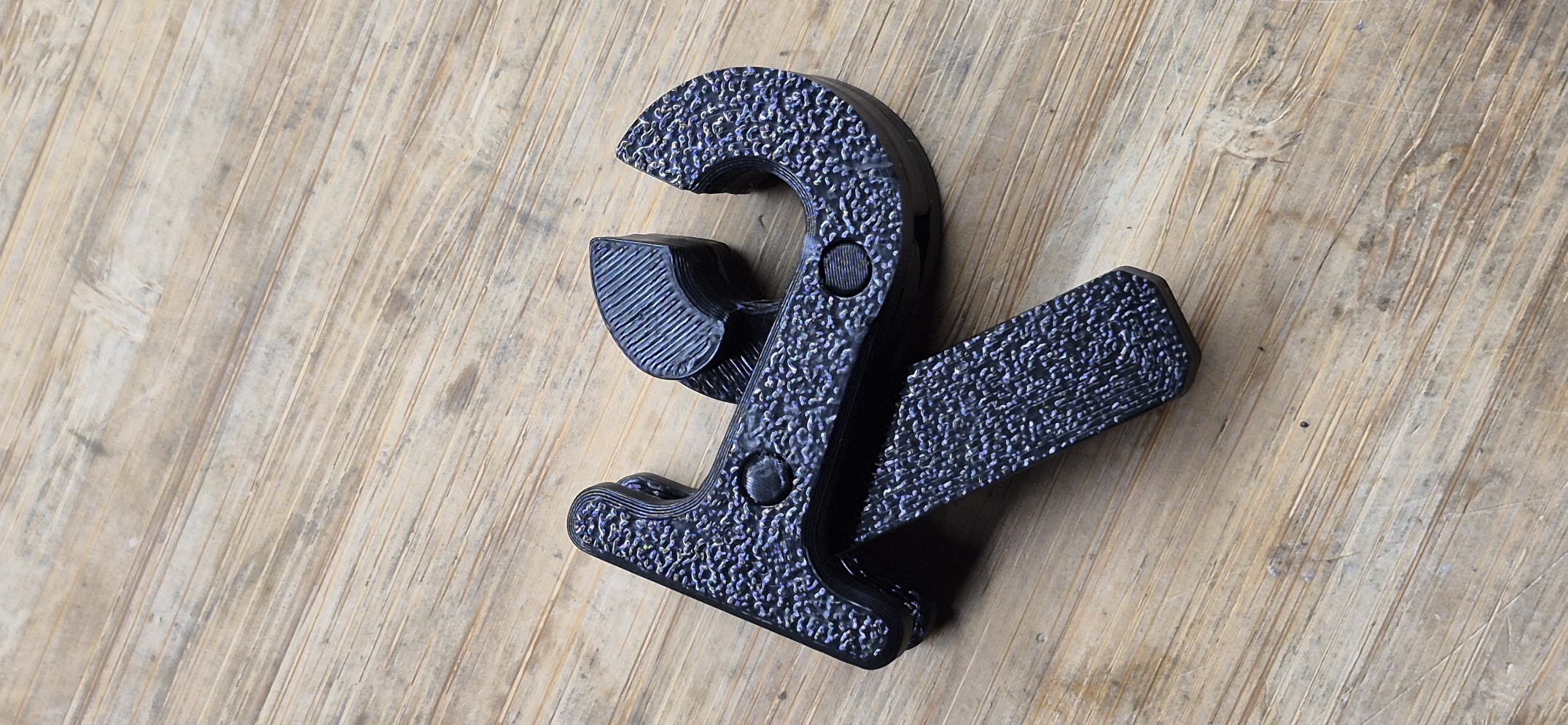 Rod Clasp (Compliant Mechanism)