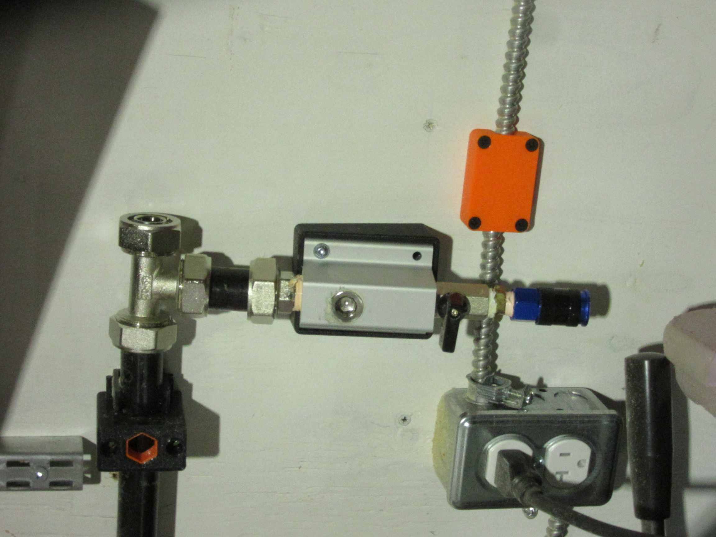 Vevor air line kit 3/4 inch wall brackets