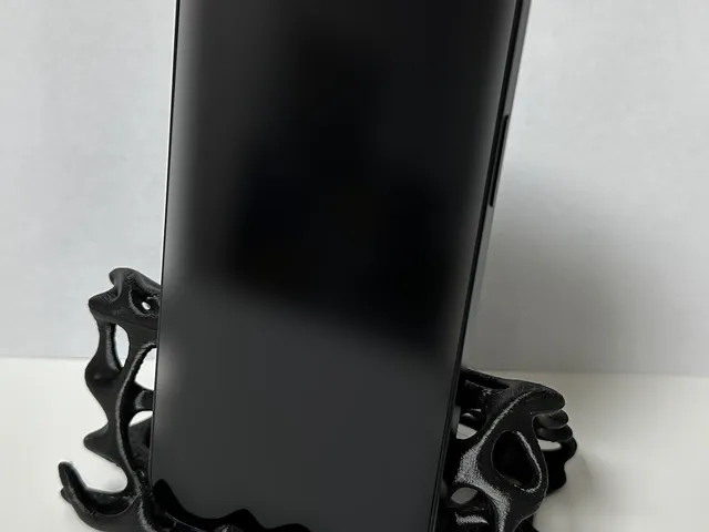 Smartphone & Tablet Stand - Voroni - Wraith-Edition - 12 cm Wide – 12 mm Depth