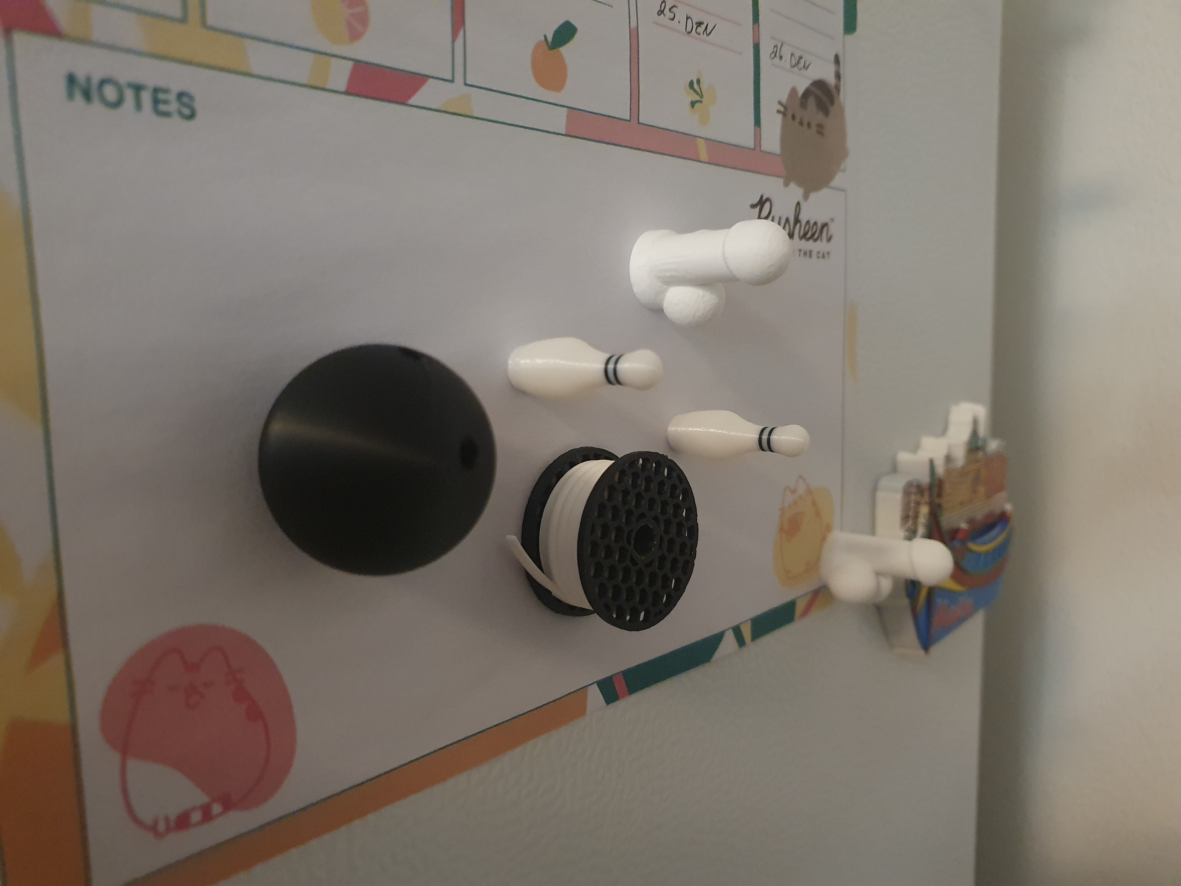 Bowling Strike: Hidden Magnet Pin & Ball Set