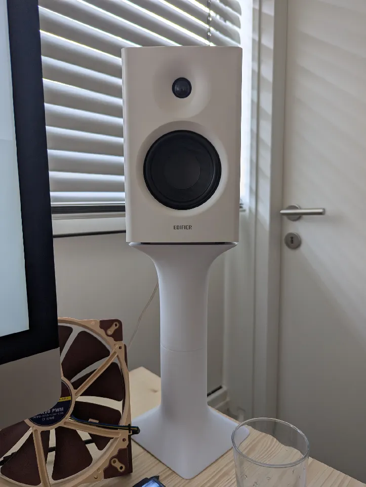 Edifier MR4 スピーカー+ スピーカースタンド Edifier MR4 Speaker Stand Space Age by ToneDreams | Download free