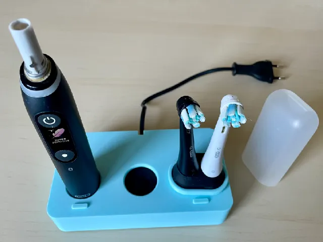Oral-B iO Toothbrush and Charger Holder